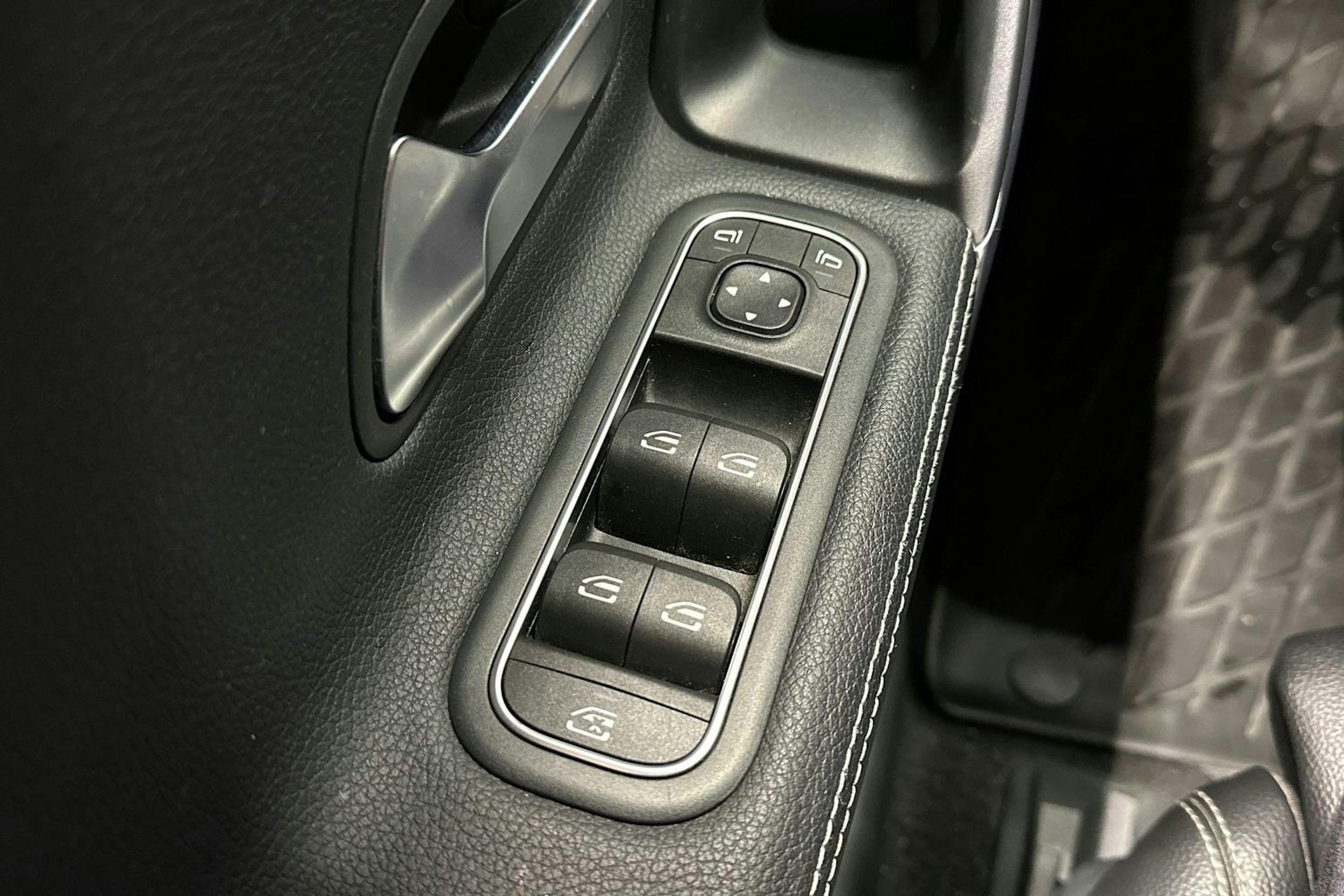 harmaa Mercedes-Benz A 2019 kuva 28.