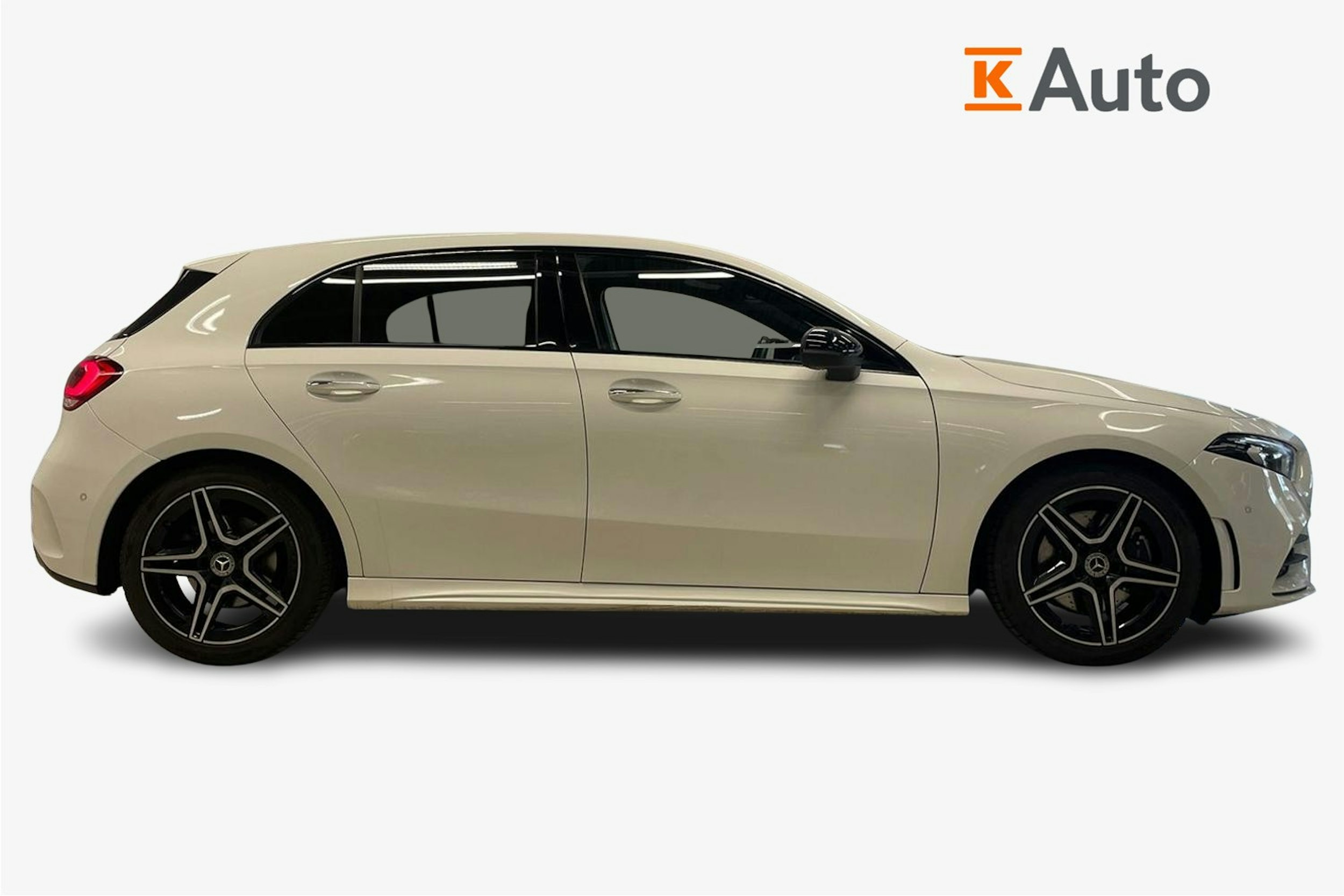 Valkoinen Mercedes-Benz A 2019 kuva 6.