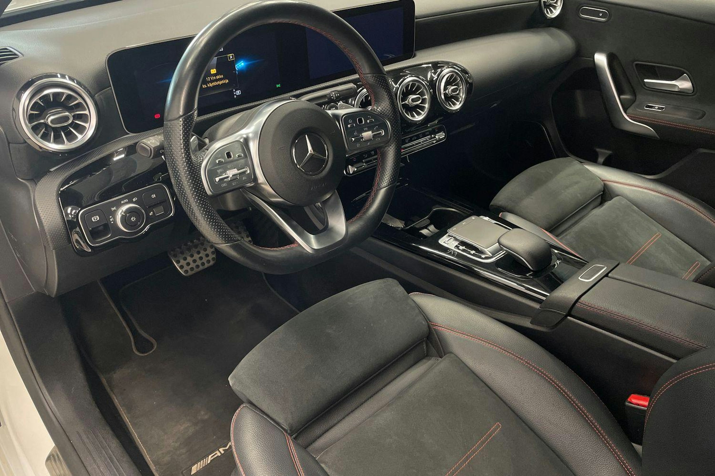 Valkoinen Mercedes-Benz A 2019 kuva 7.