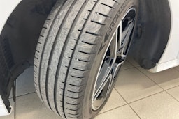 Valkoinen Mercedes-Benz A 2019 kuva 13.