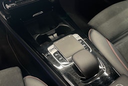 Valkoinen Mercedes-Benz A 2019 kuva 18.