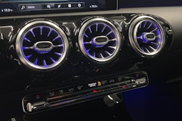Valkoinen Mercedes-Benz A 2019 kuva 19.