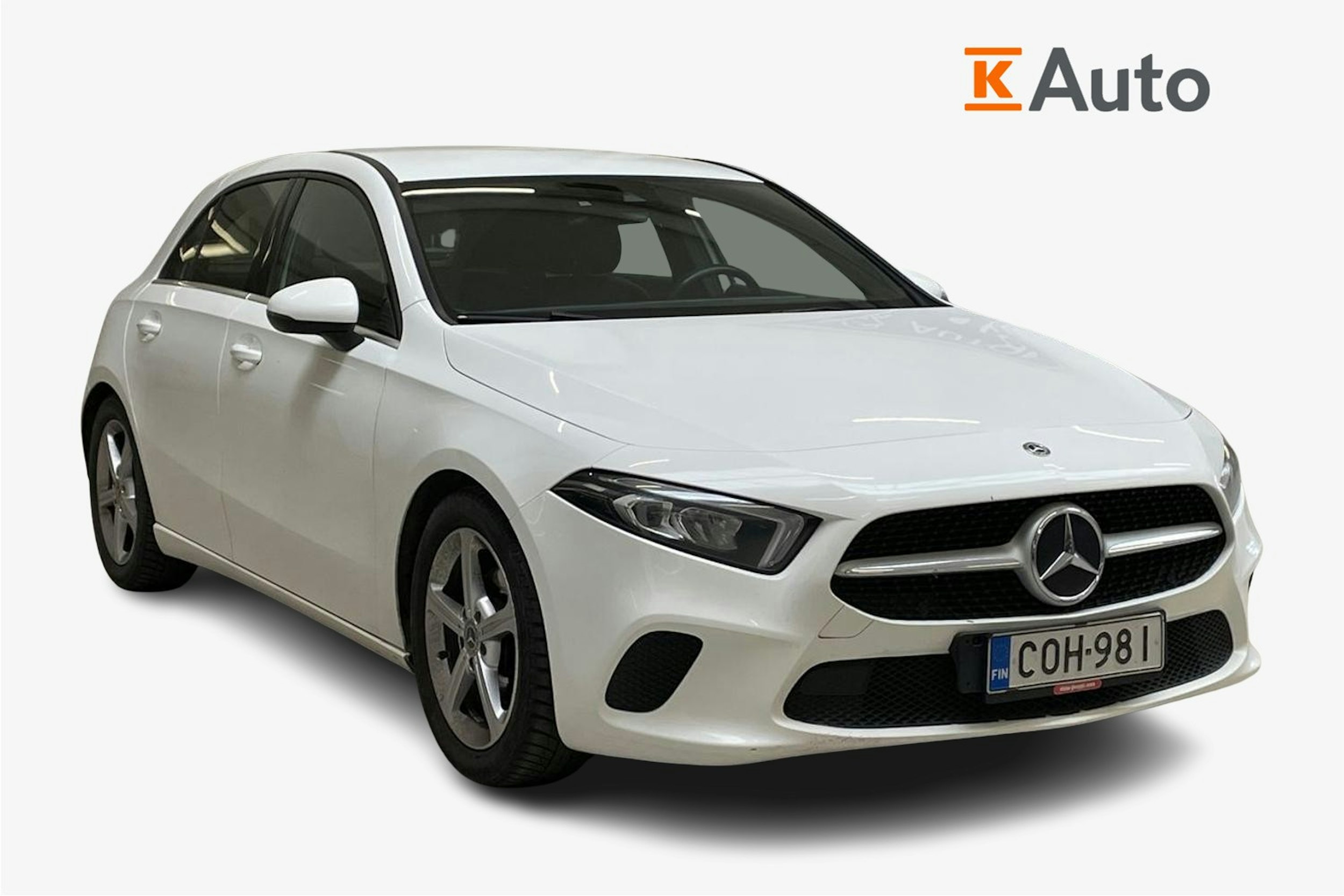 valkoinen Mercedes-Benz A 2019 kuva 1.