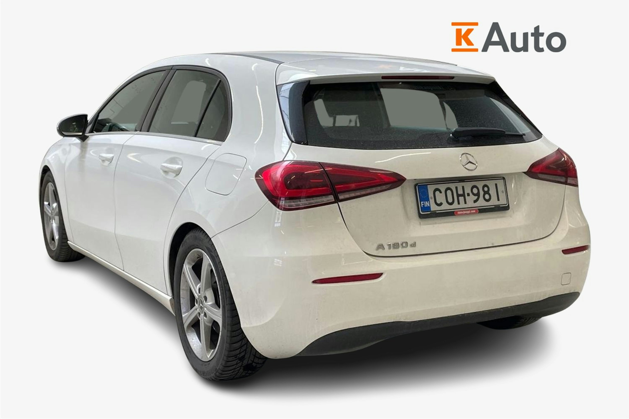 valkoinen Mercedes-Benz A 2019 kuva 2.