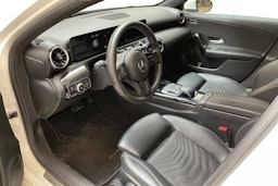 valkoinen Mercedes-Benz A 2019 kuva 3.