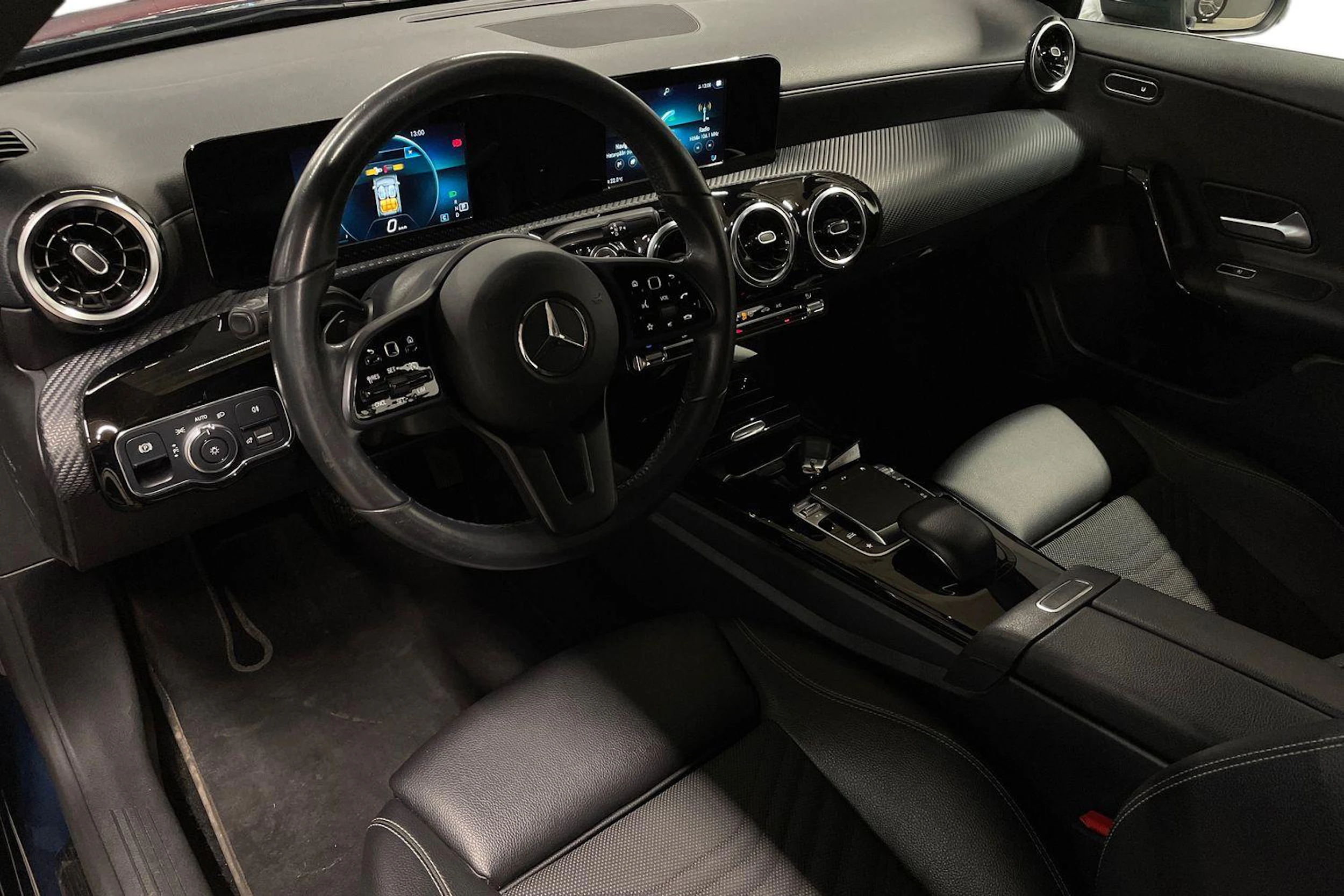 sininen Mercedes-Benz A 2019 kuva 6.