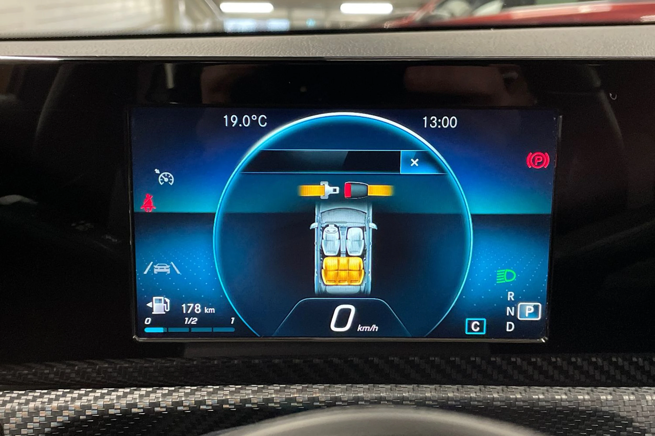 sininen Mercedes-Benz A 2019 kuva 13.