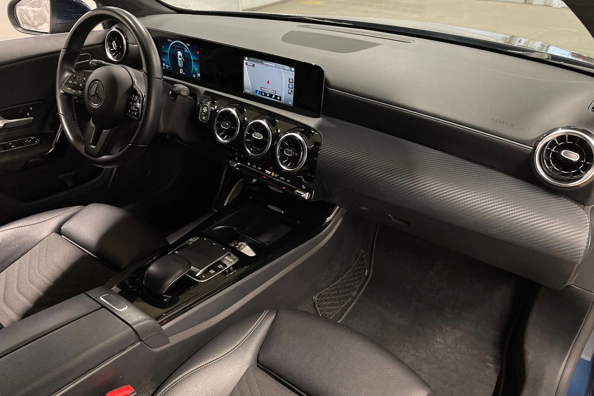 sininen Mercedes-Benz A 2019 kuva 26.