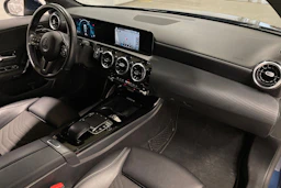 sininen Mercedes-Benz A 2019 kuva 26.