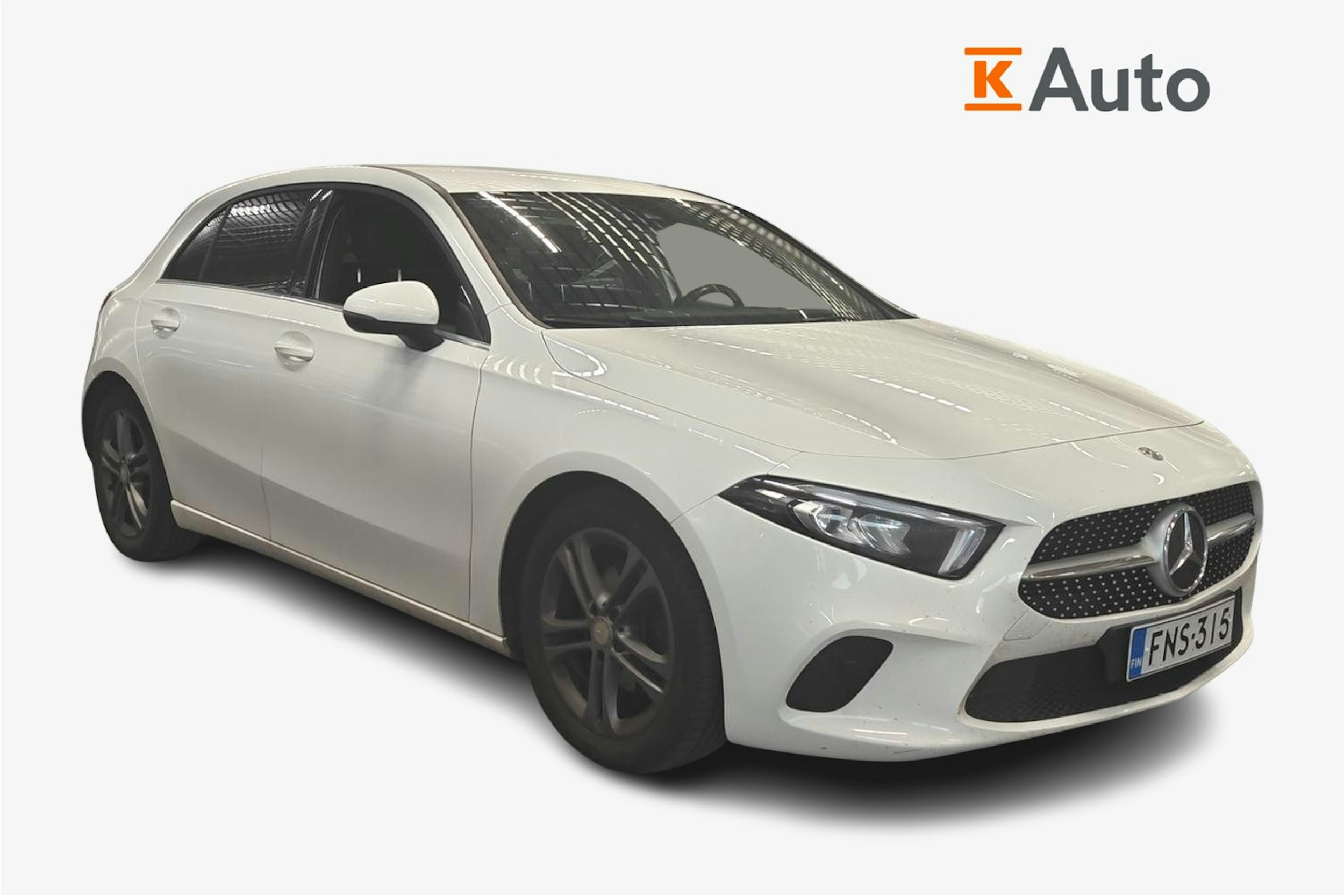 valkoinen Mercedes-Benz A 2019 kuva 1.