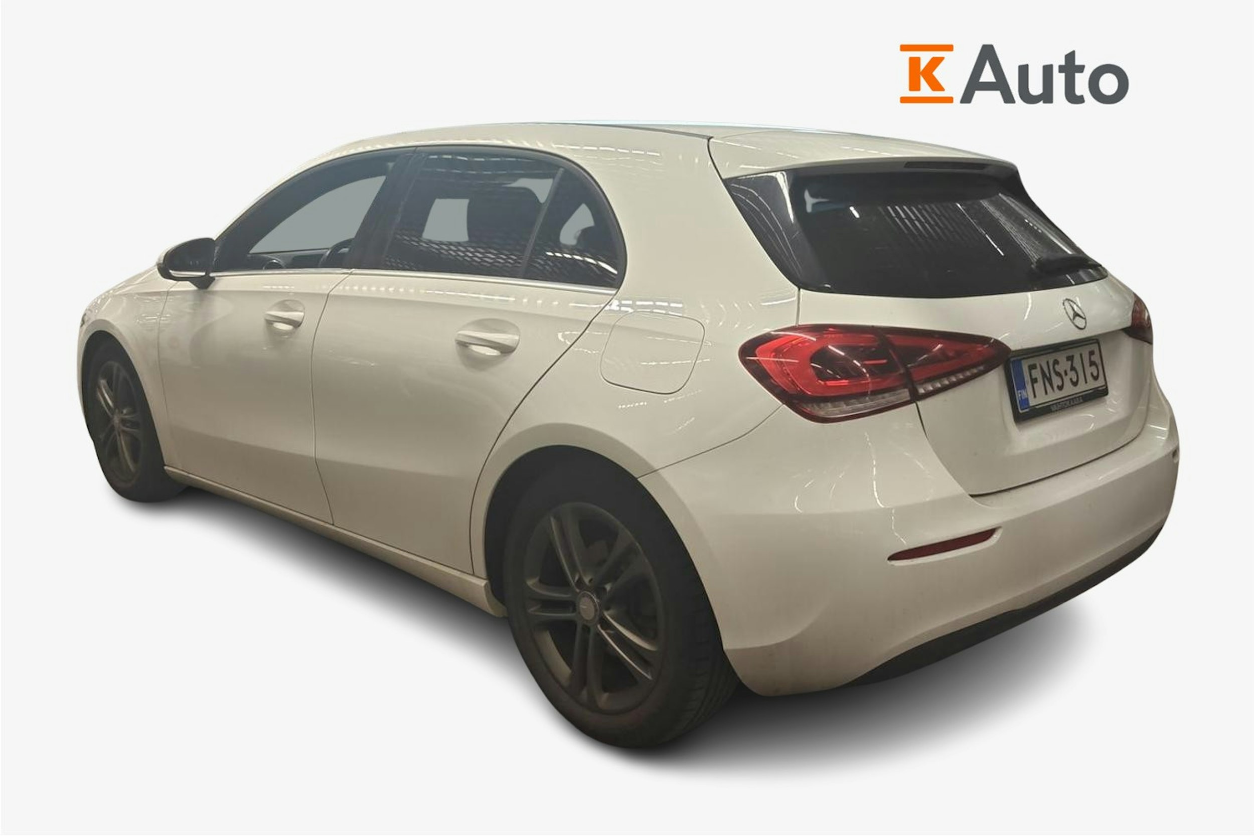 valkoinen Mercedes-Benz A 2019 kuva 2.