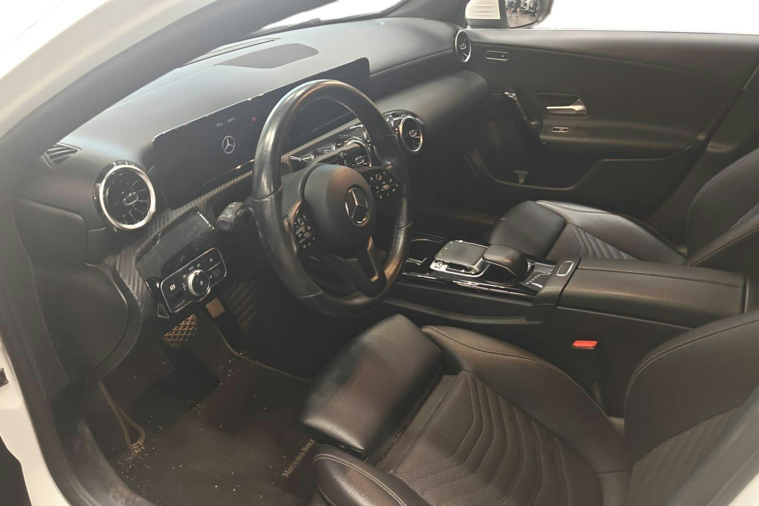 valkoinen Mercedes-Benz A 2019 kuva 3.