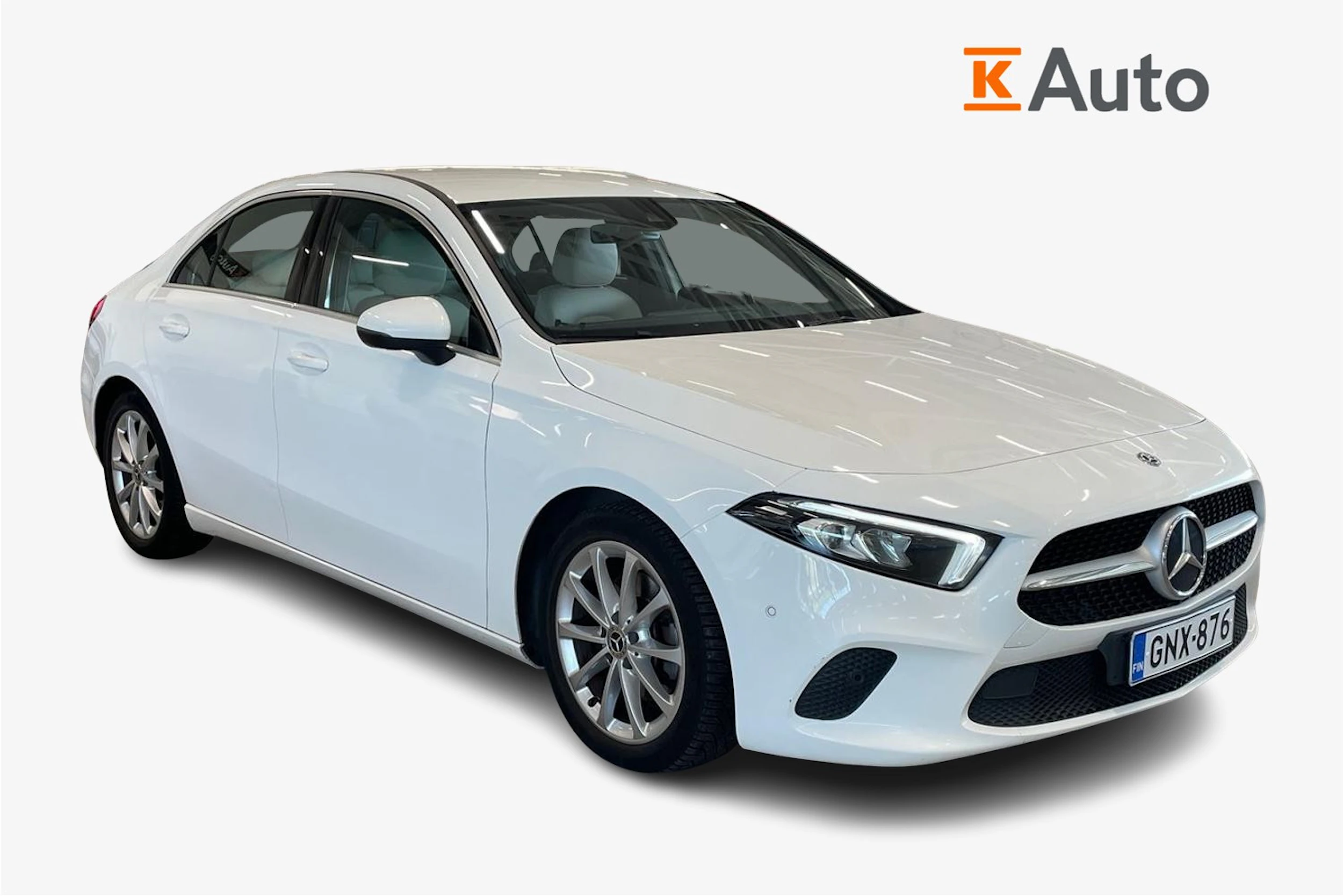 valkoinen Mercedes-Benz A 2019 kuva 1.