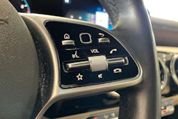 valkoinen Mercedes-Benz A 2019 kuva 14.