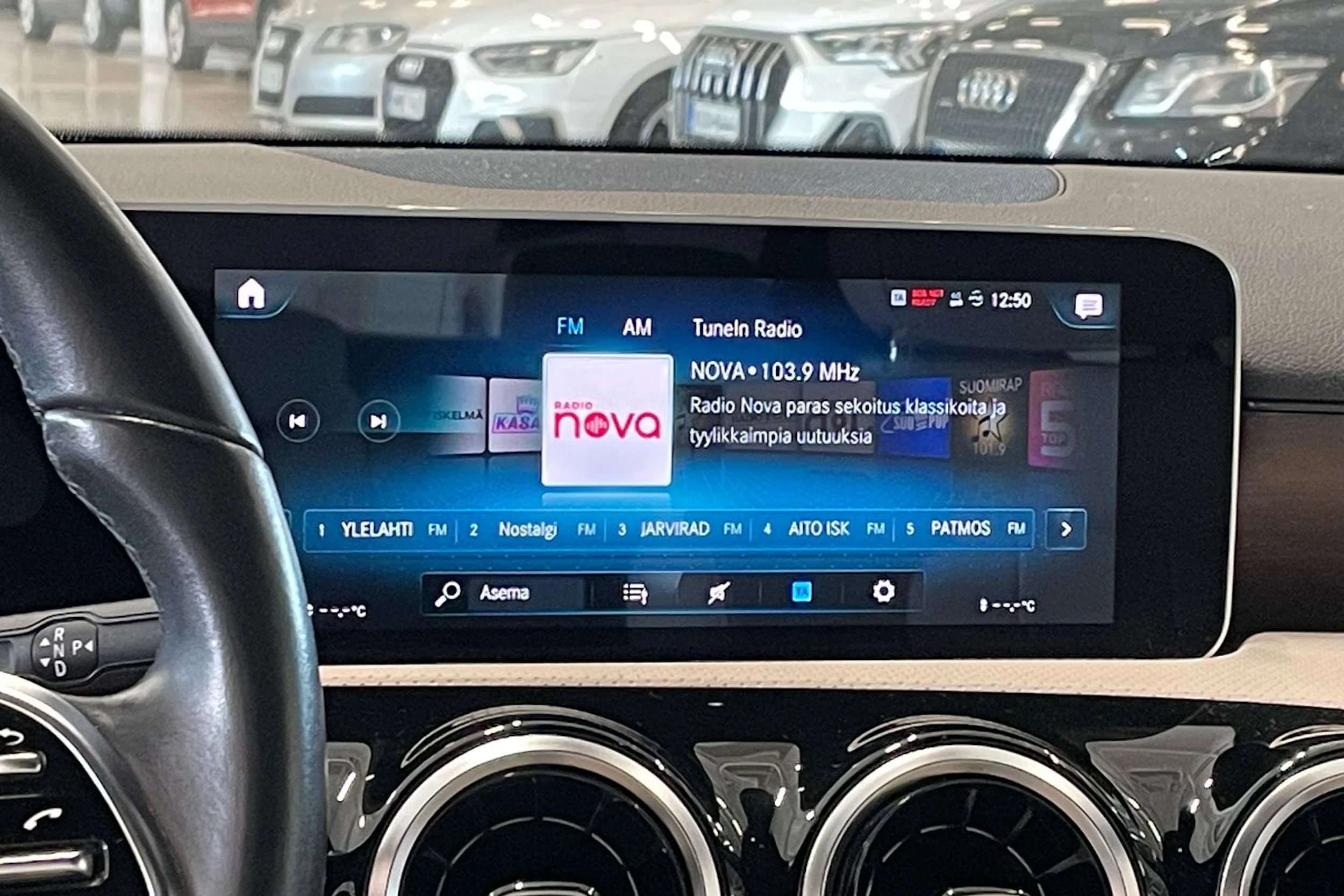 valkoinen Mercedes-Benz A 2019 kuva 22.