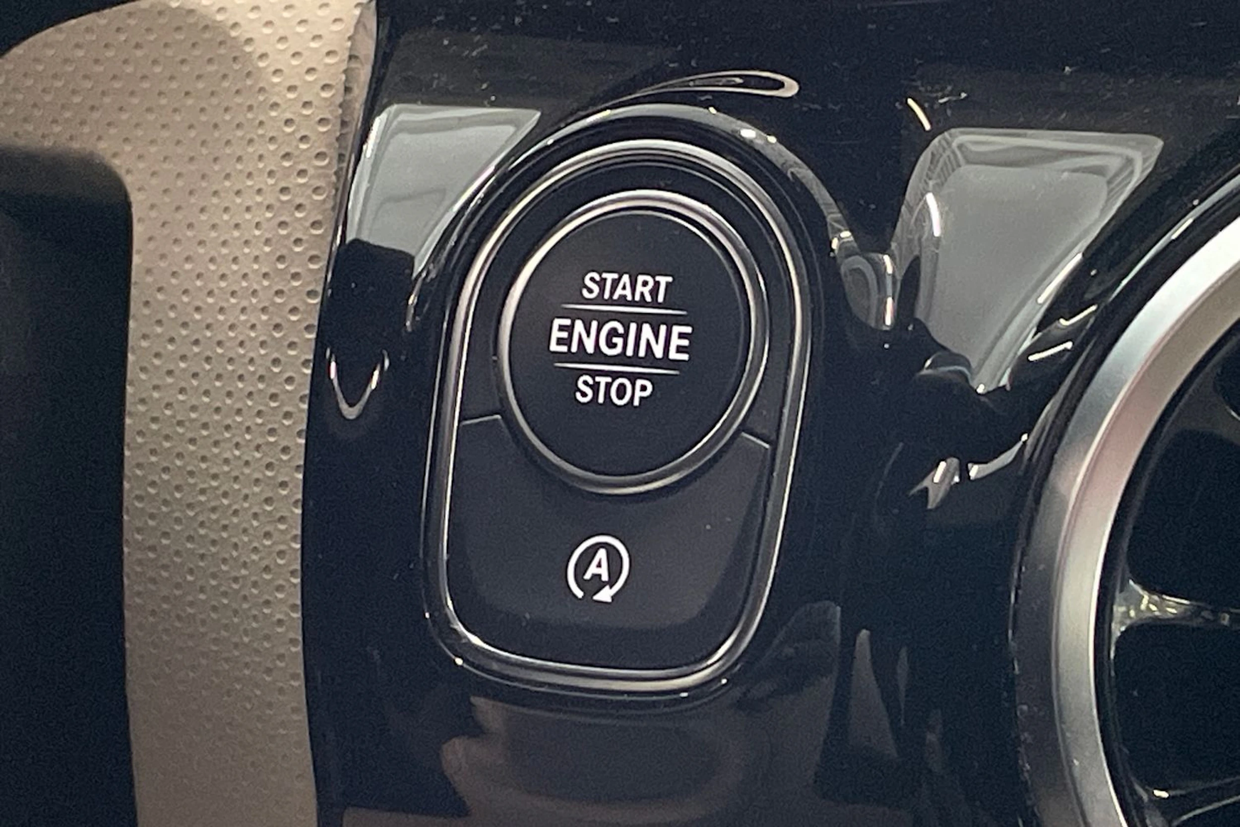 valkoinen Mercedes-Benz A 2019 kuva 30.