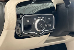 valkoinen Mercedes-Benz A 2019 kuva 31.