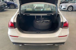 valkoinen Mercedes-Benz A 2019 kuva 34.
