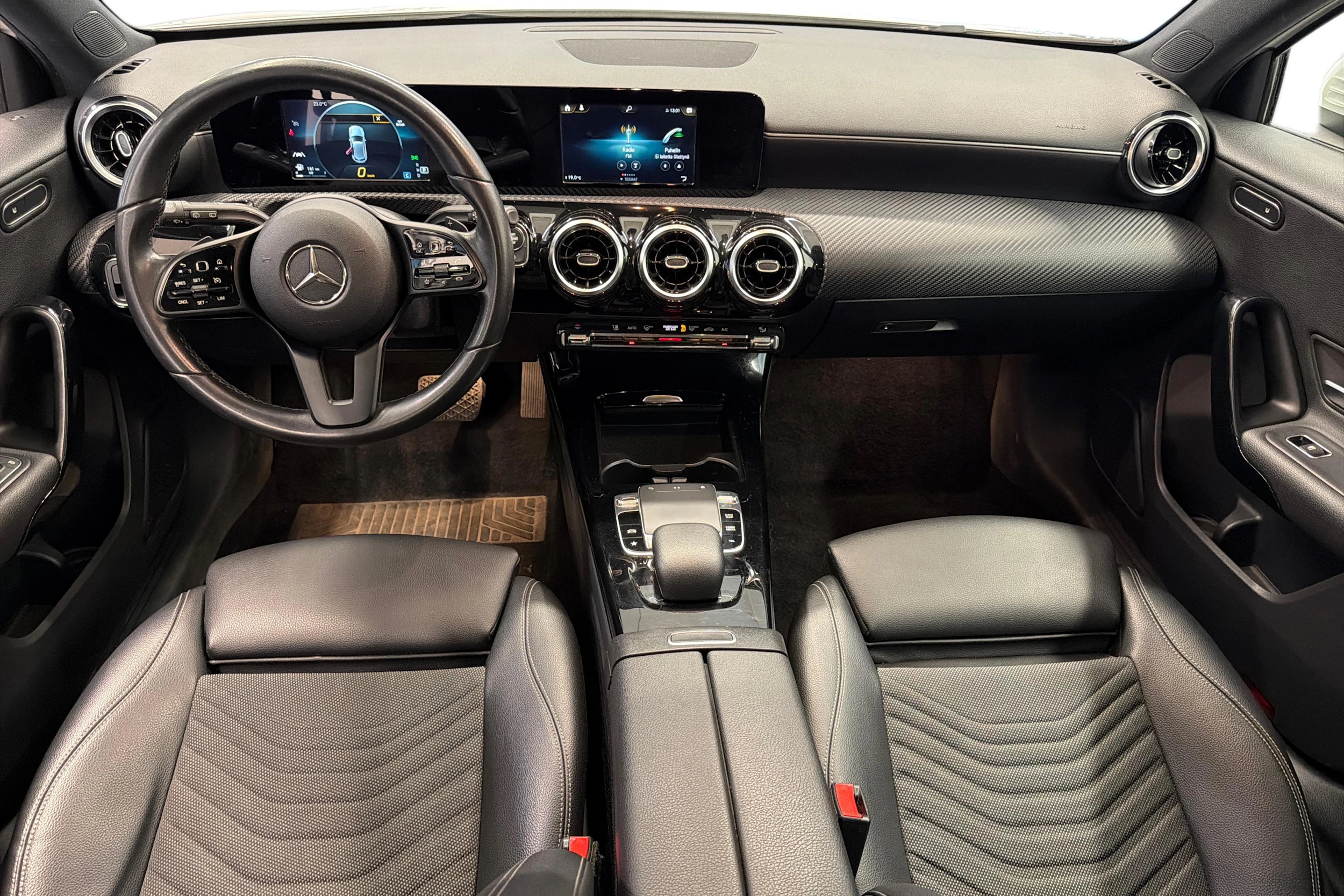 valkoinen Mercedes-Benz A 2019 kuva 7.