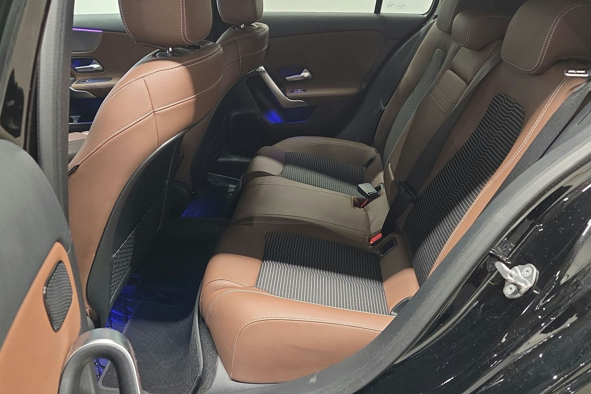 Musta Mercedes-Benz A 2019 kuva 11.