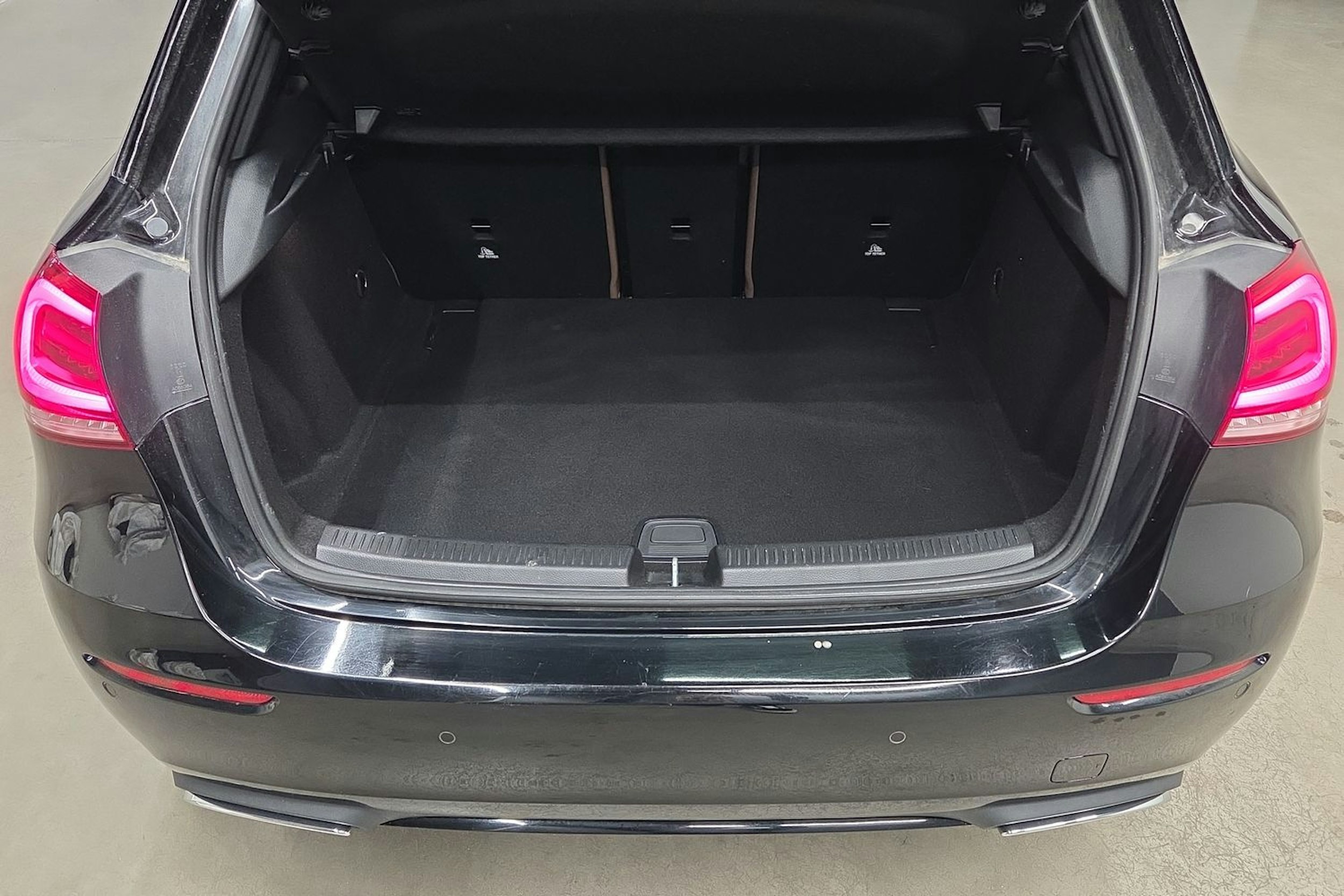 Musta Mercedes-Benz A 2019 kuva 13.