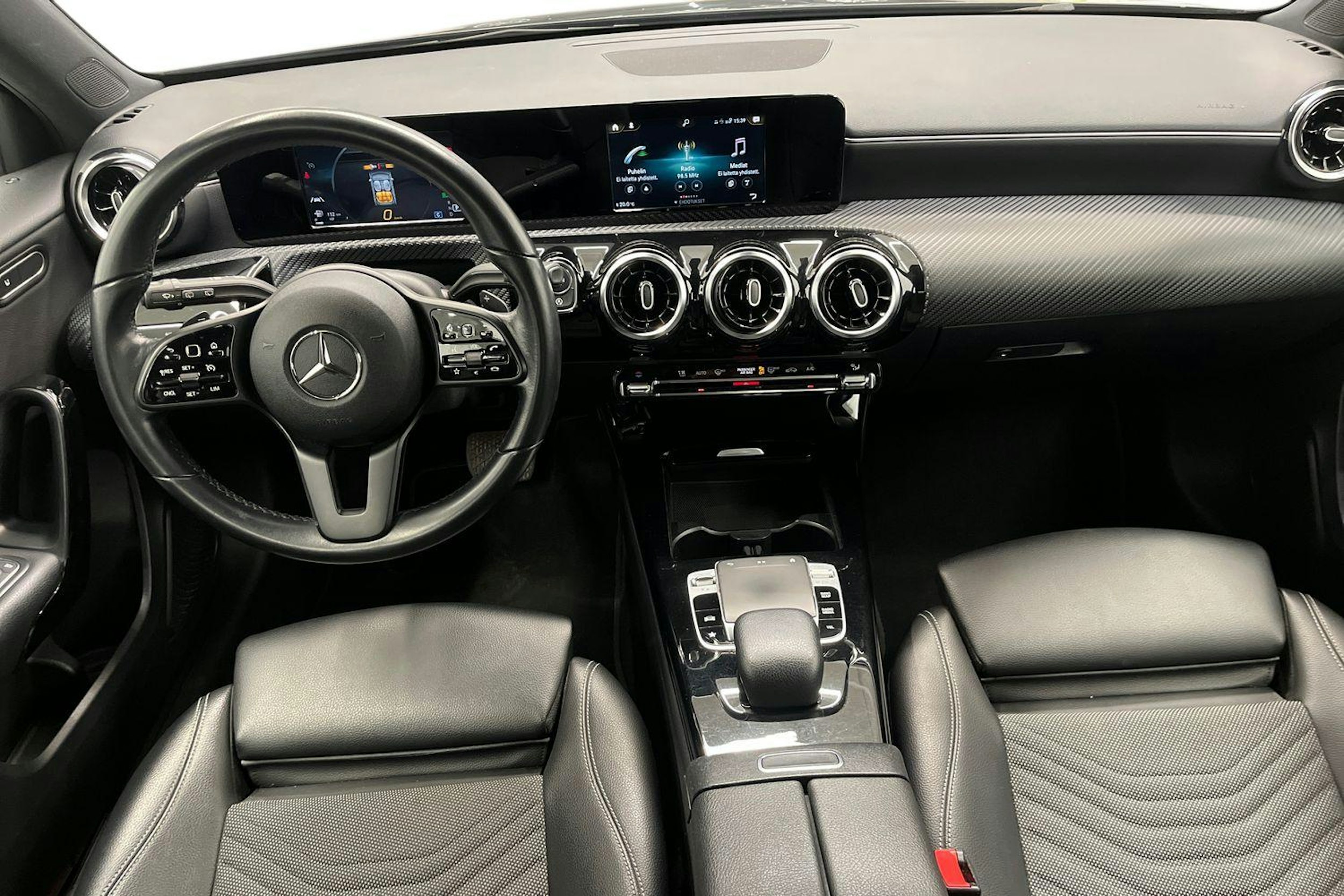 musta Mercedes-Benz A 2019 kuva 9.