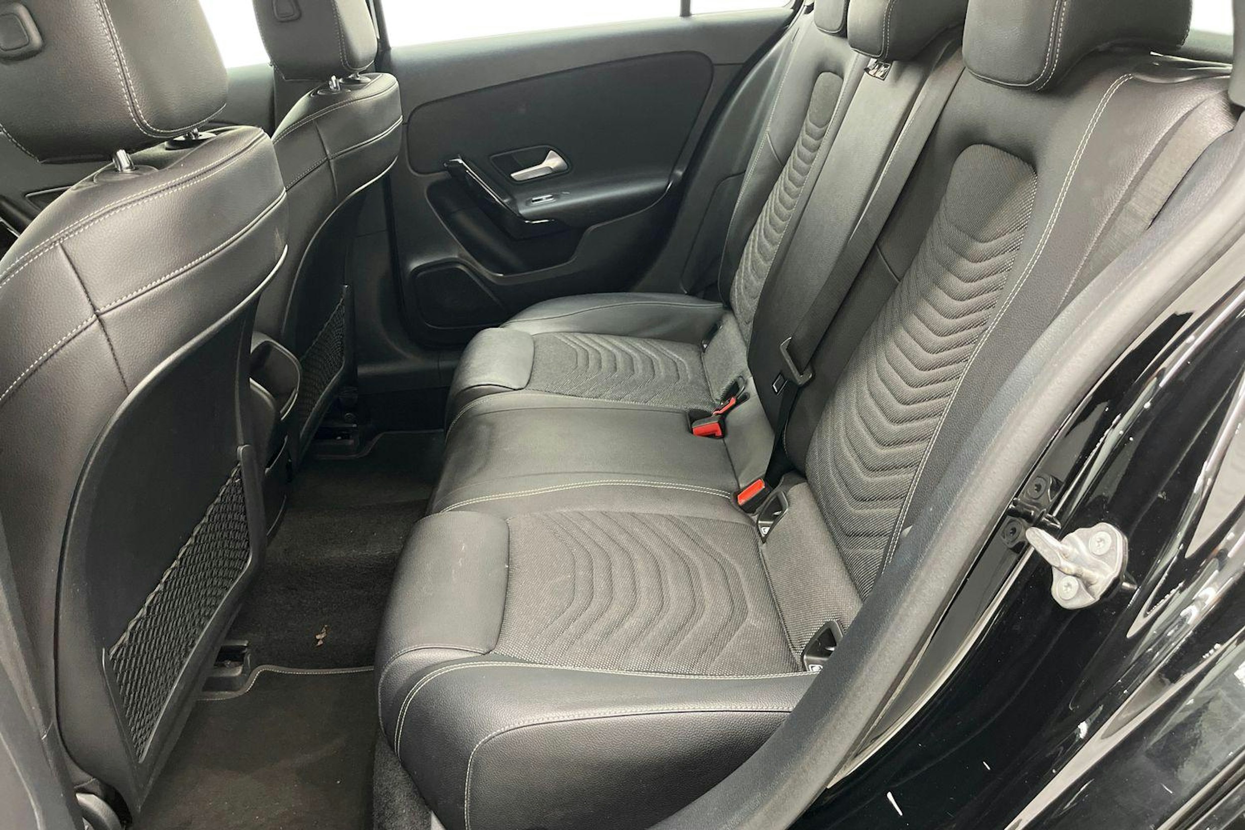 musta Mercedes-Benz A 2019 kuva 10.