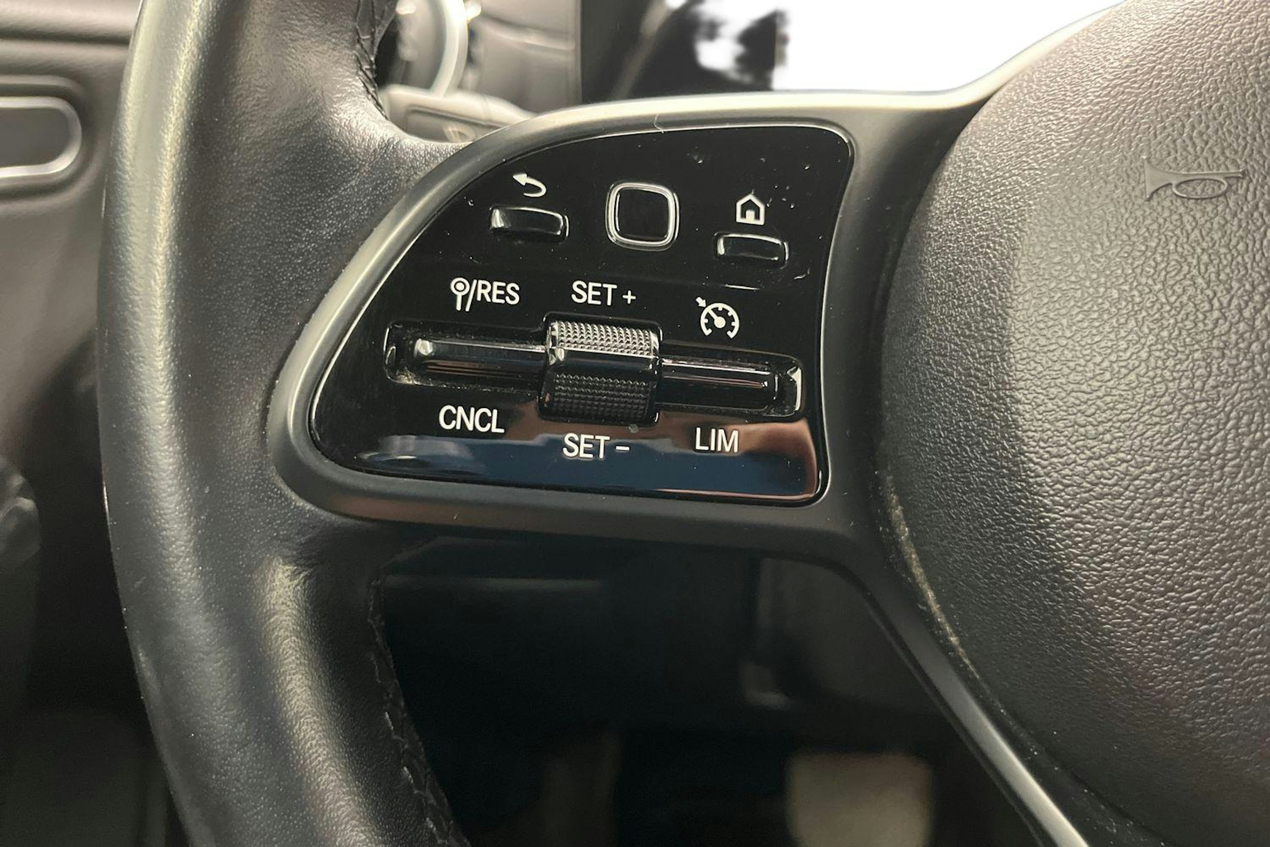 musta Mercedes-Benz A 2019 kuva 11.