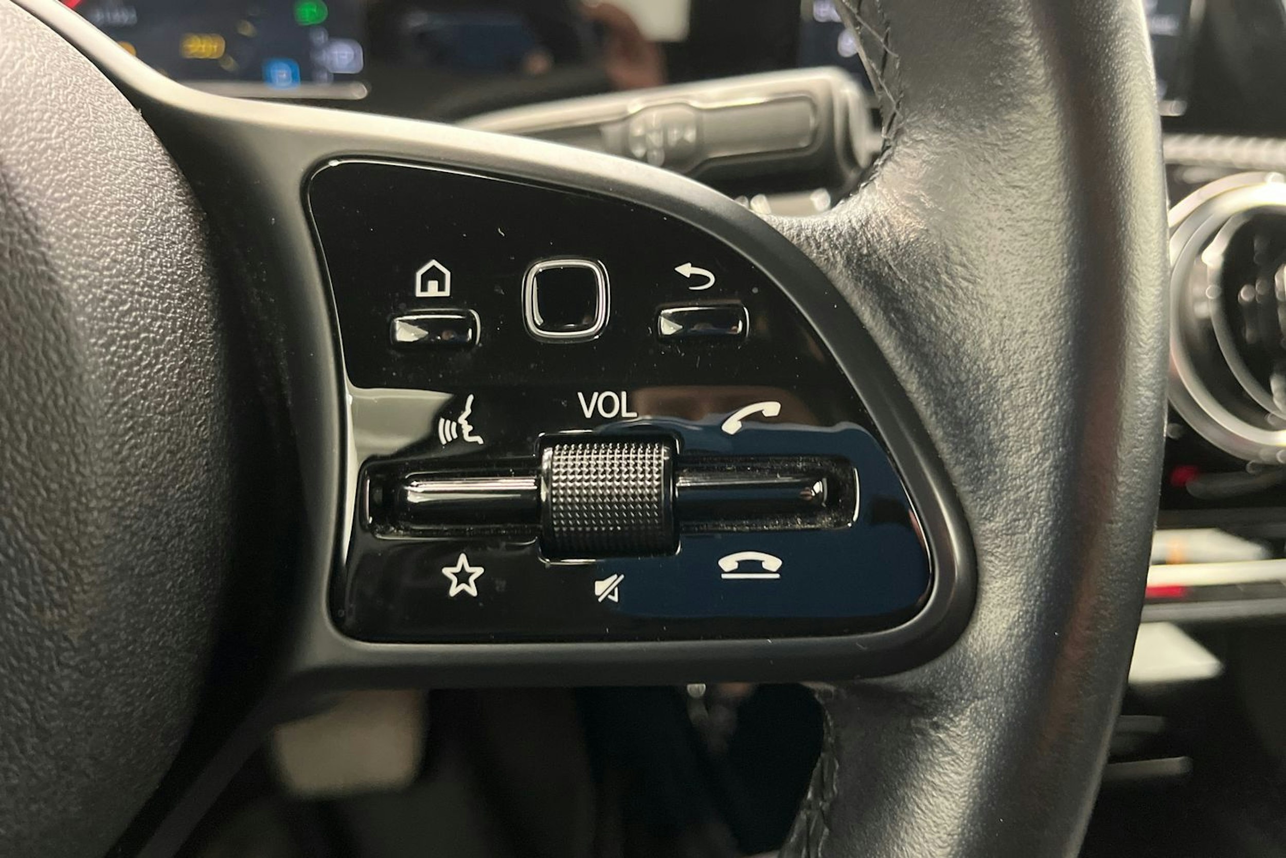 musta Mercedes-Benz A 2019 kuva 13.