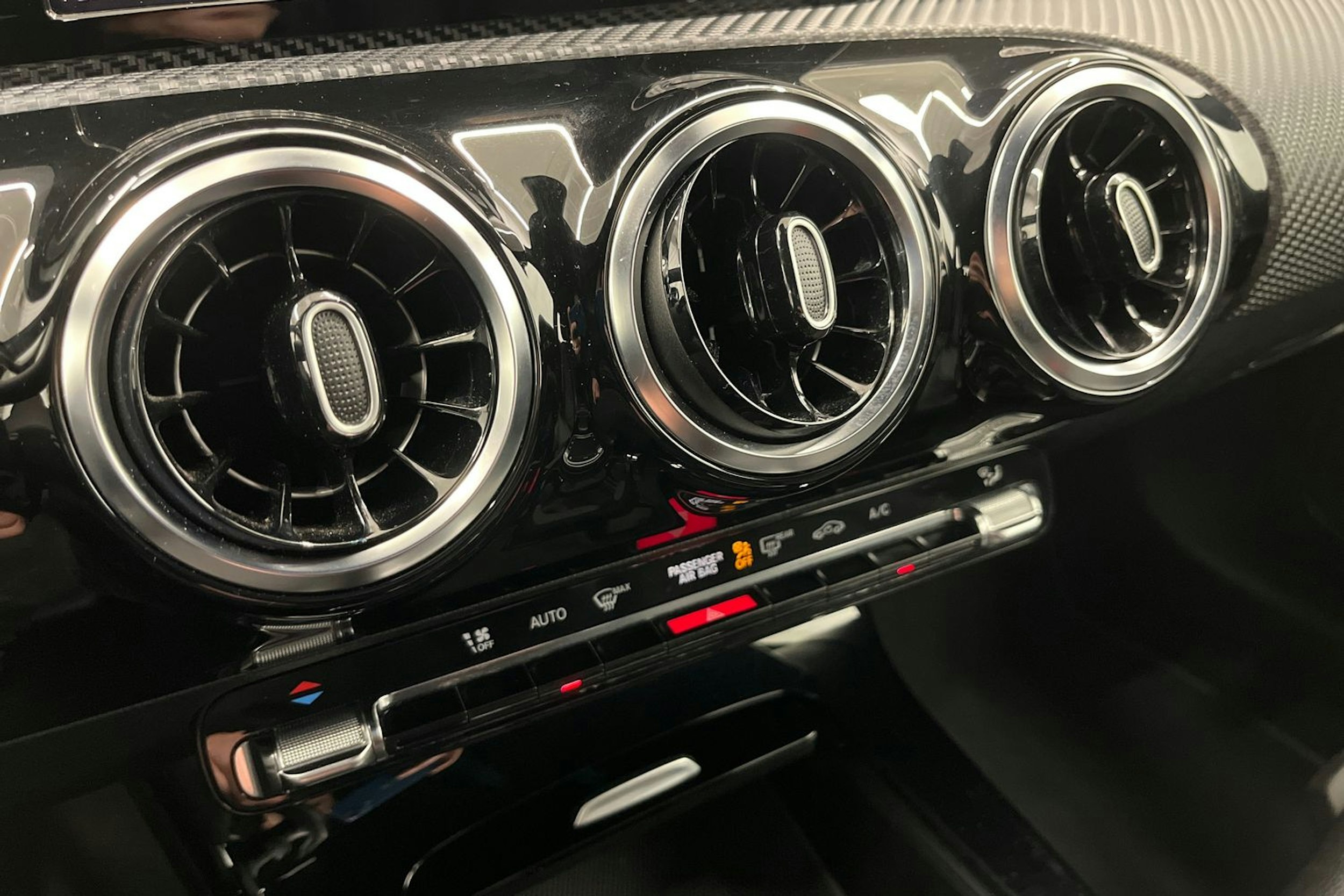 musta Mercedes-Benz A 2019 kuva 17.