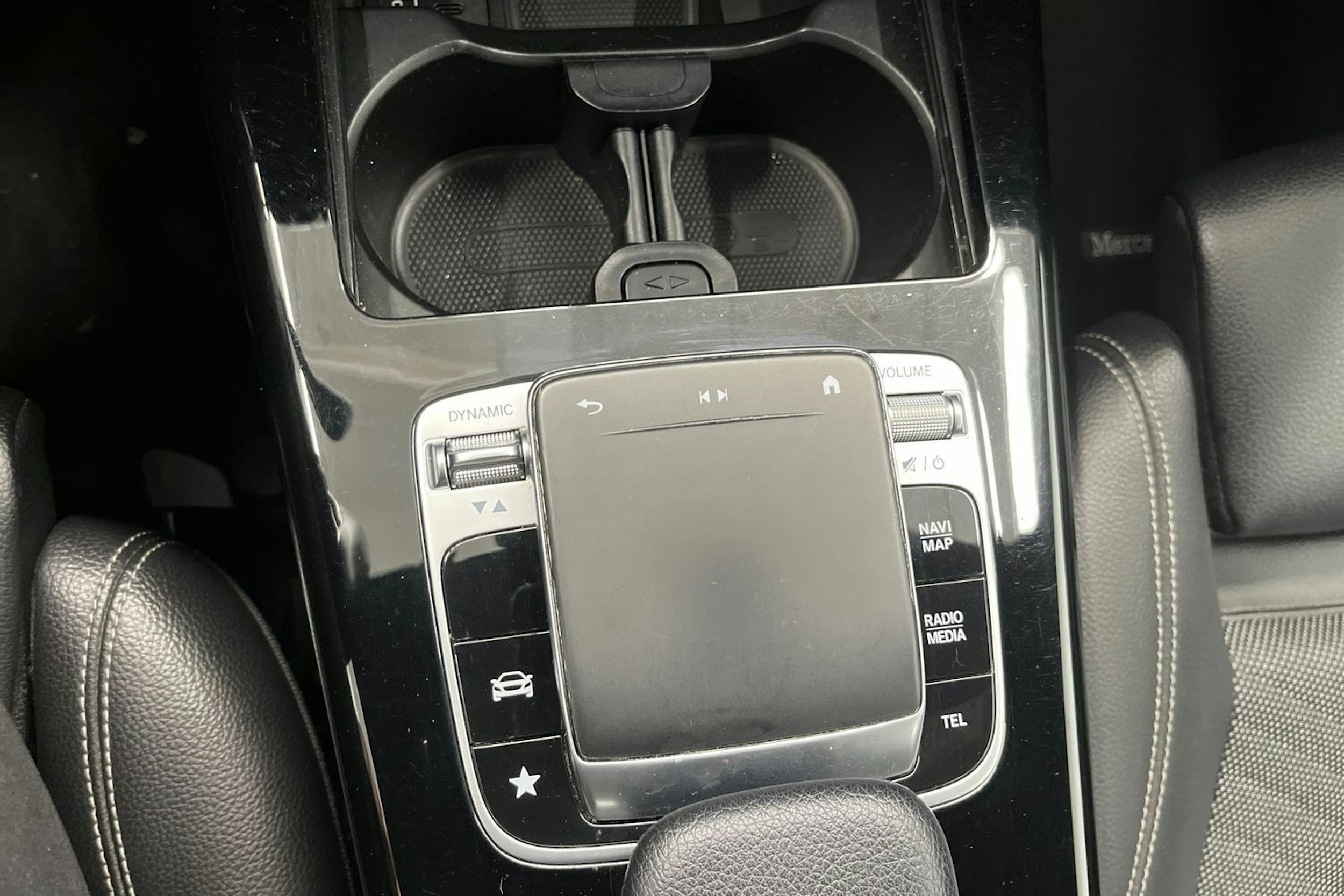 musta Mercedes-Benz A 2019 kuva 19.