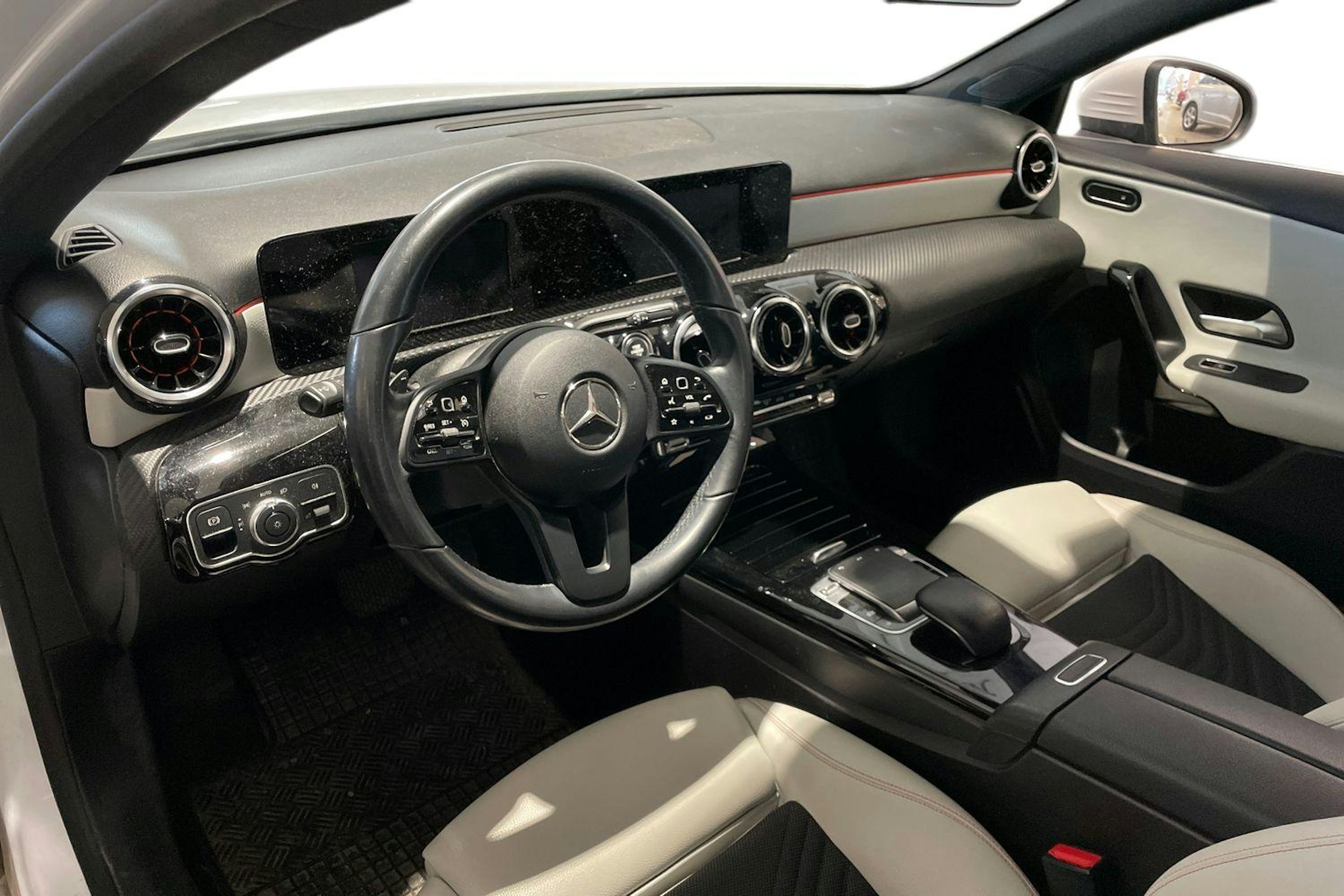 Valkoinen Mercedes-Benz A 2019 kuva 3.