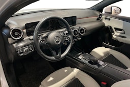 Valkoinen Mercedes-Benz A 2019 kuva 3.