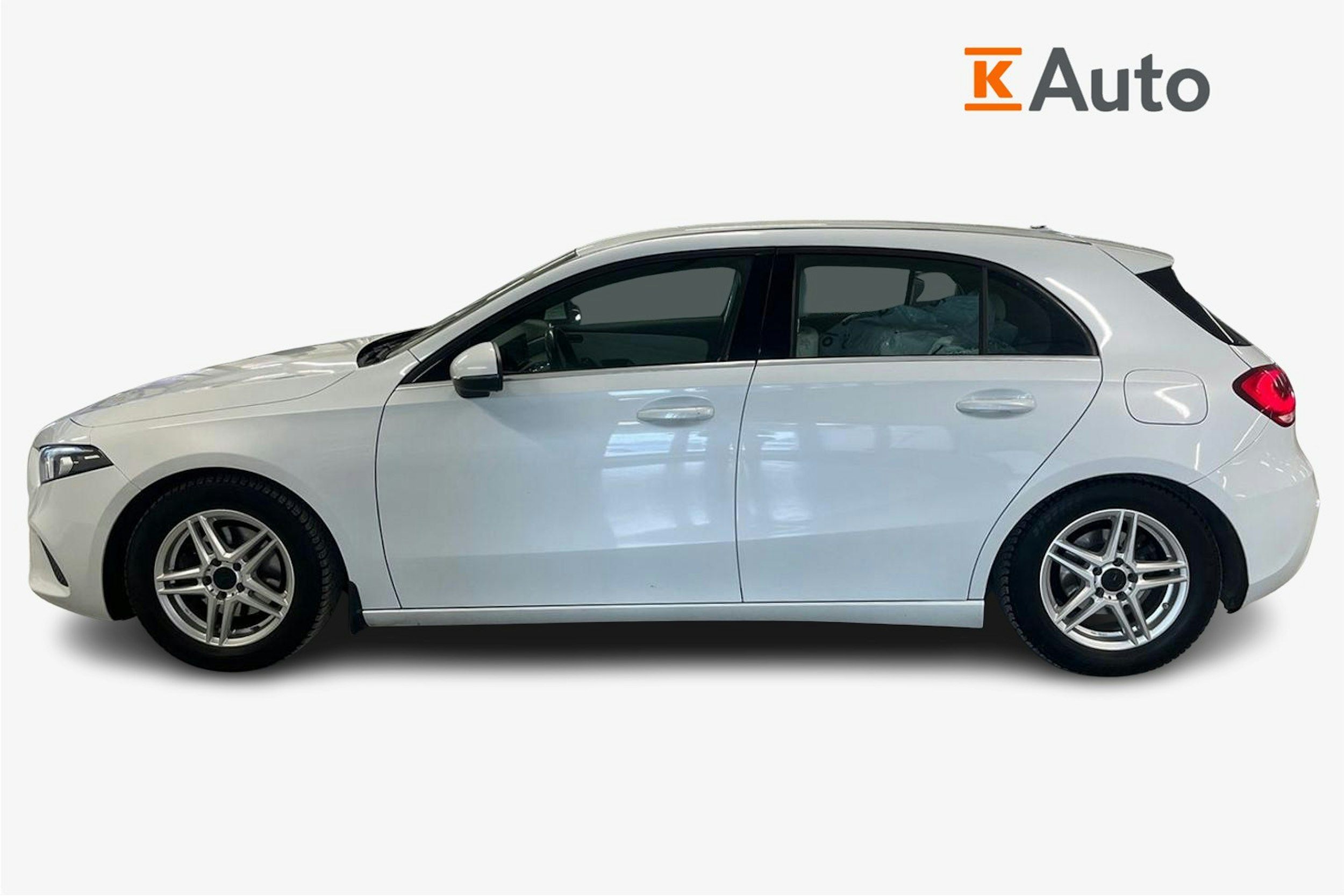 Valkoinen Mercedes-Benz A 2019 kuva 5.