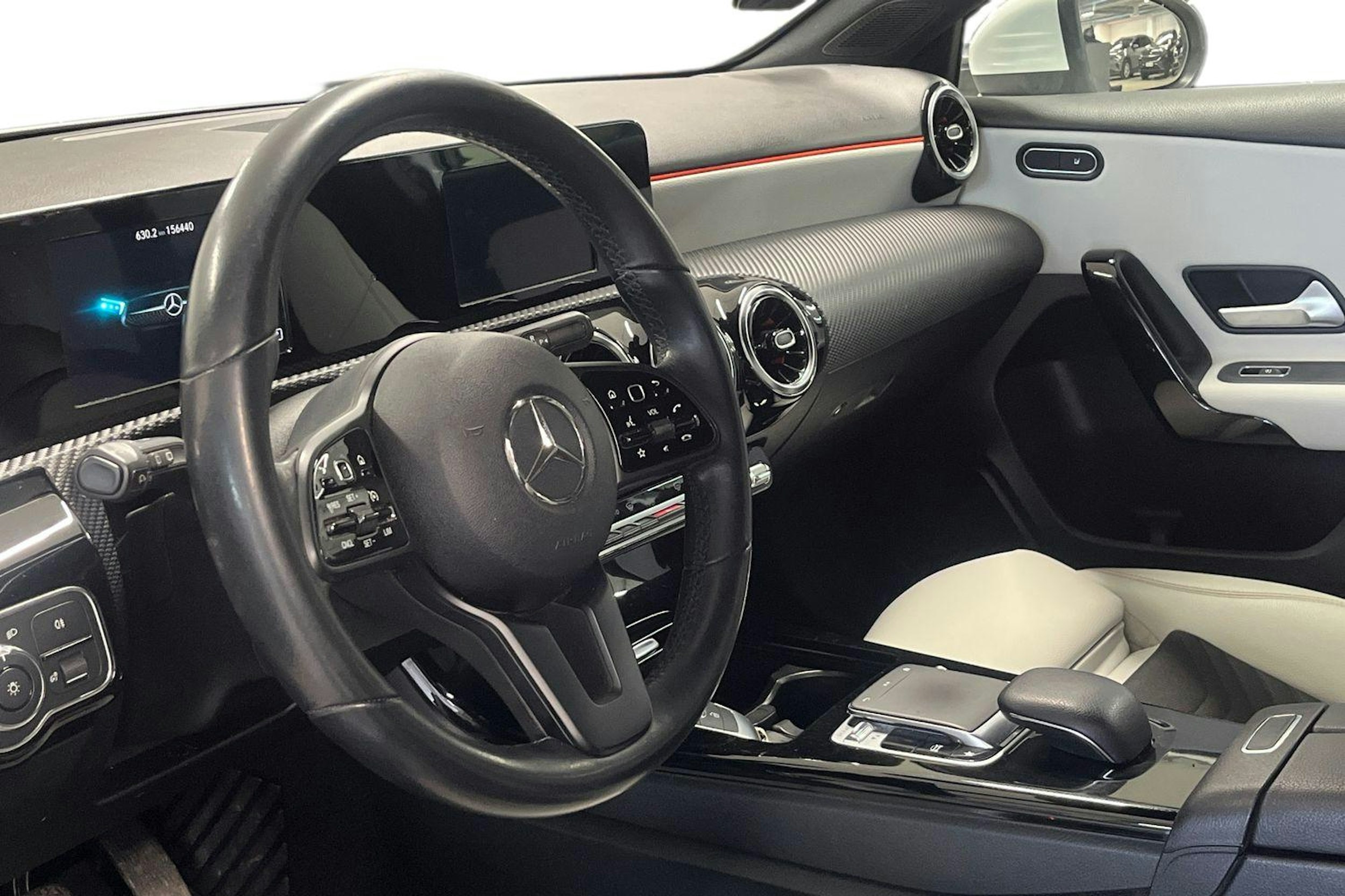 Valkoinen Mercedes-Benz A 2019 kuva 6.