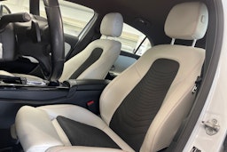 Valkoinen Mercedes-Benz A 2019 kuva 12.