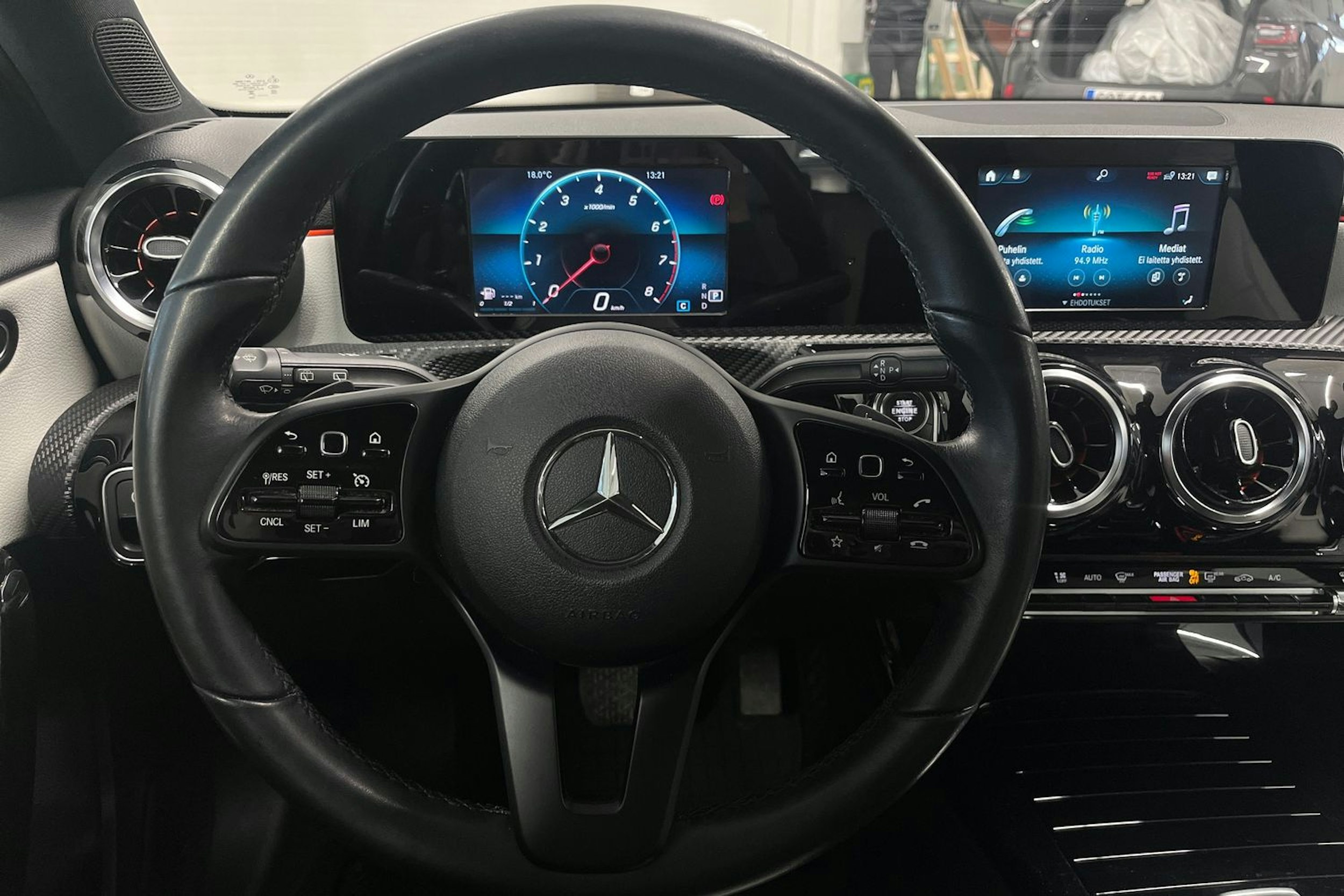 Valkoinen Mercedes-Benz A 2019 kuva 14.