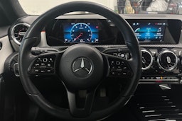 Valkoinen Mercedes-Benz A 2019 kuva 14.