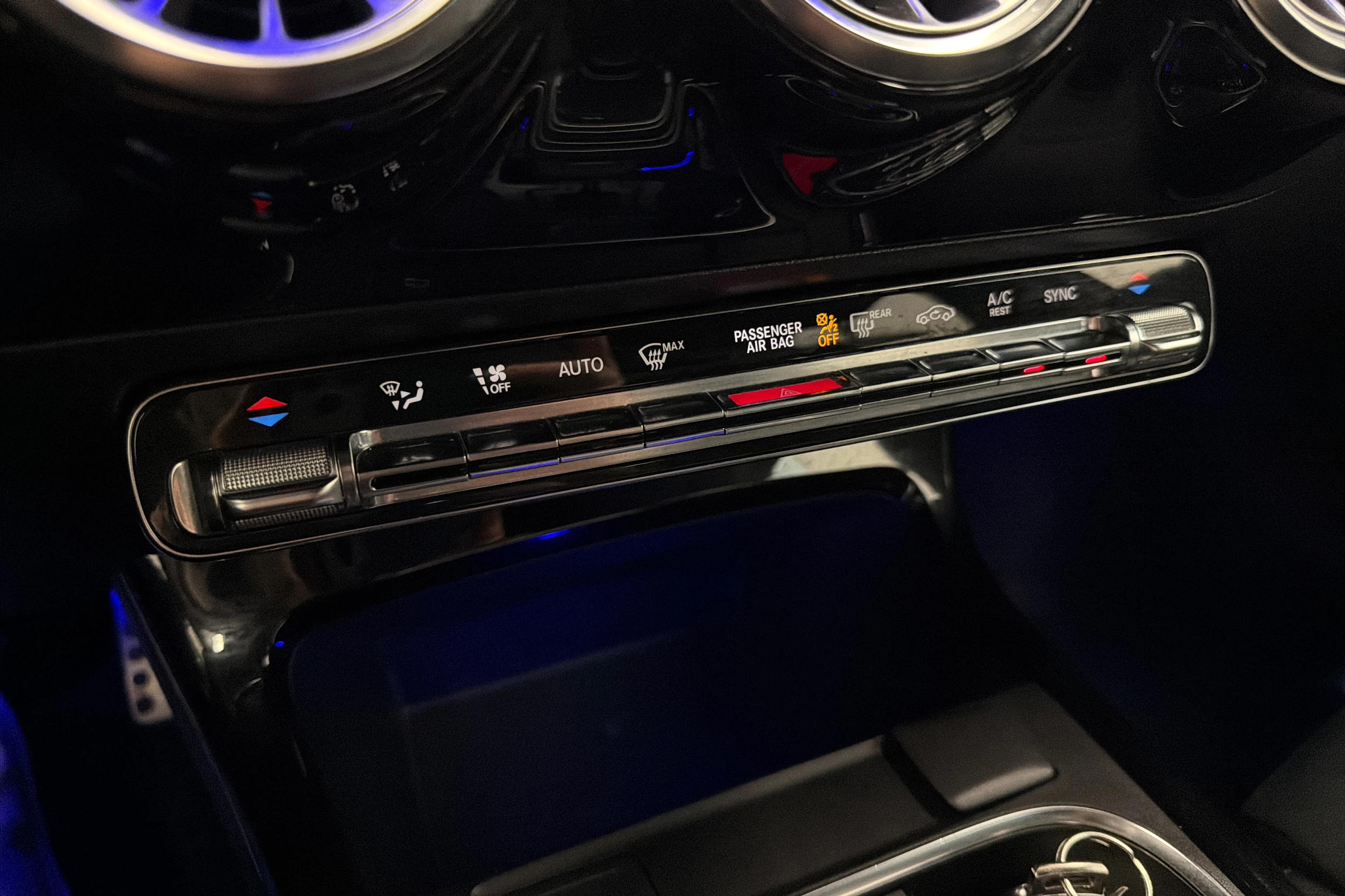 harmaa Mercedes-Benz A 2019 kuva 26.