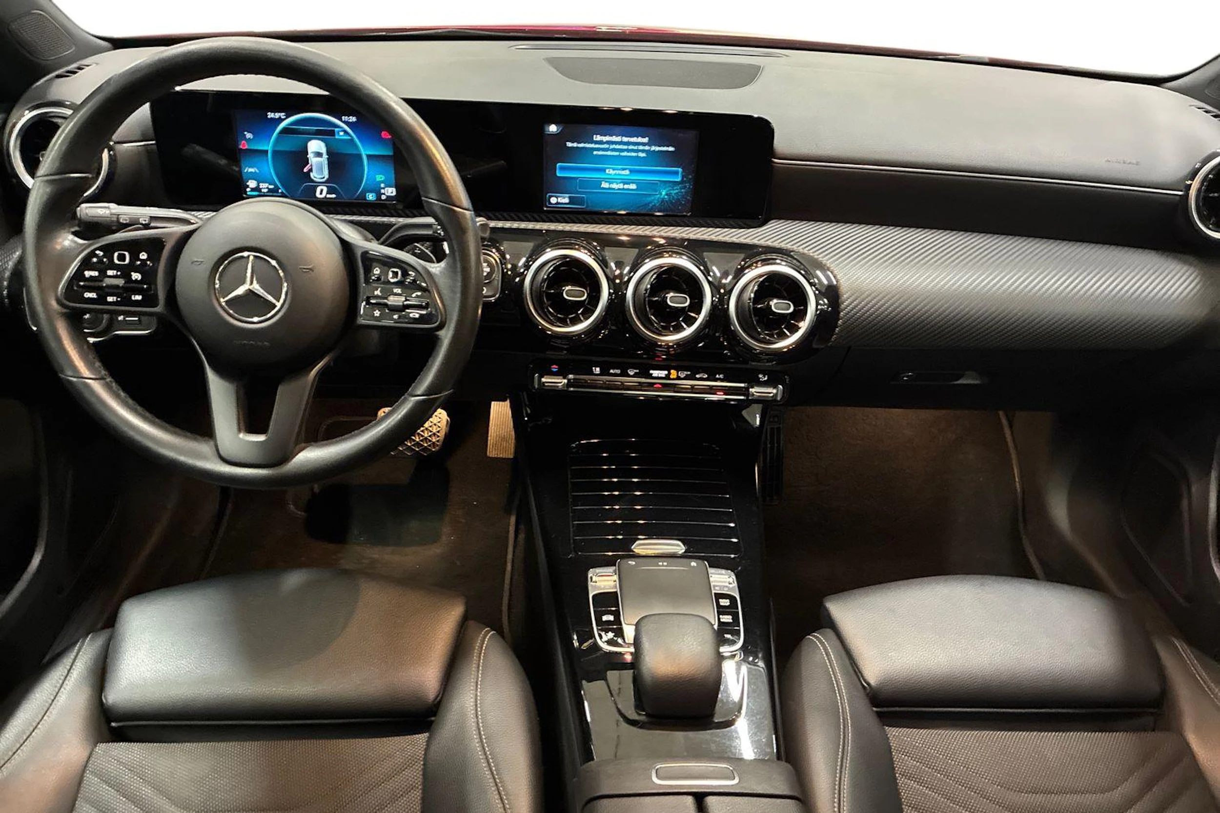 punainen Mercedes-Benz A 2019 kuva 7.
