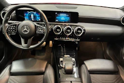 punainen Mercedes-Benz A 2019 kuva 7.