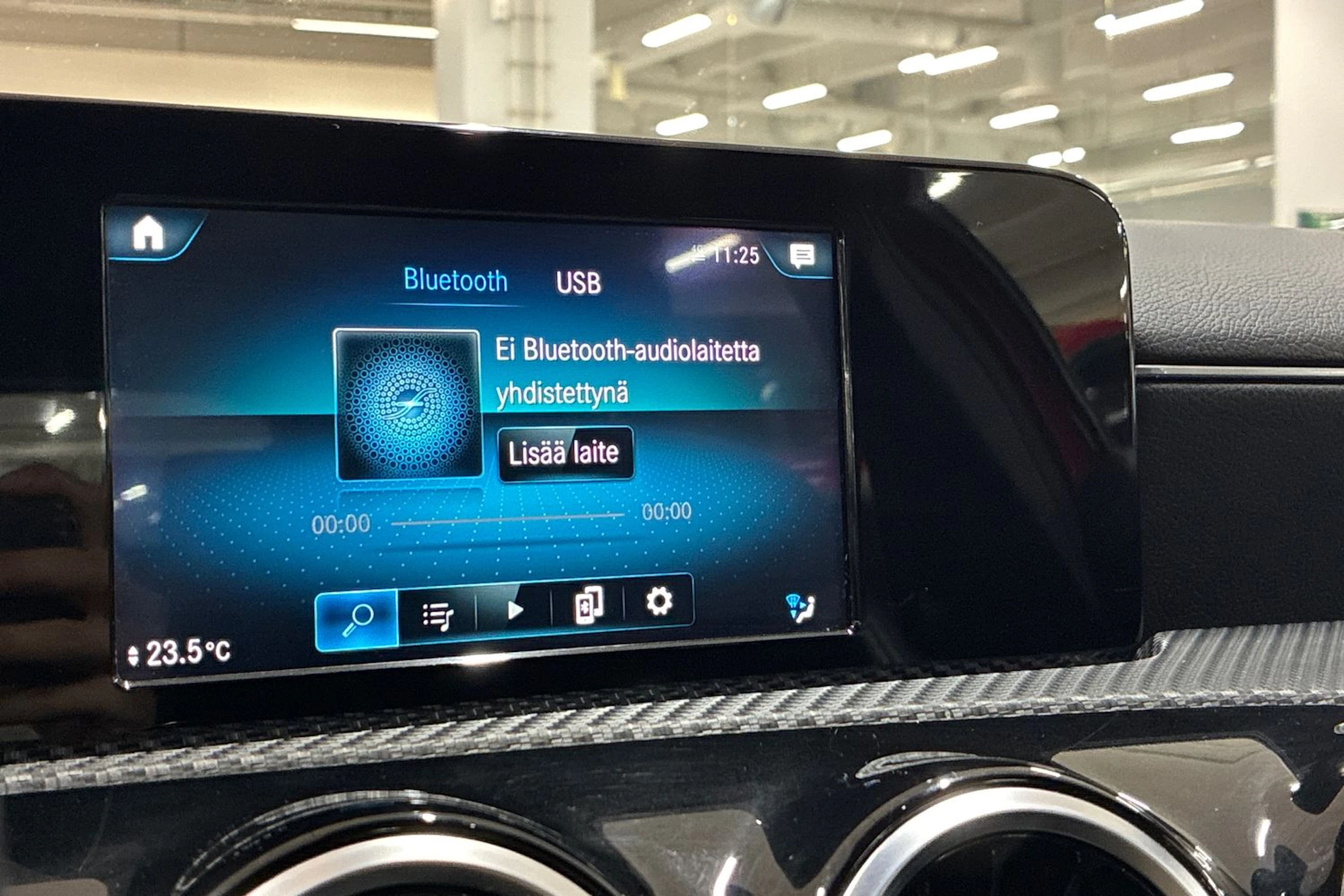 punainen Mercedes-Benz A 2019 kuva 19.