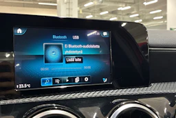 punainen Mercedes-Benz A 2019 kuva 19.