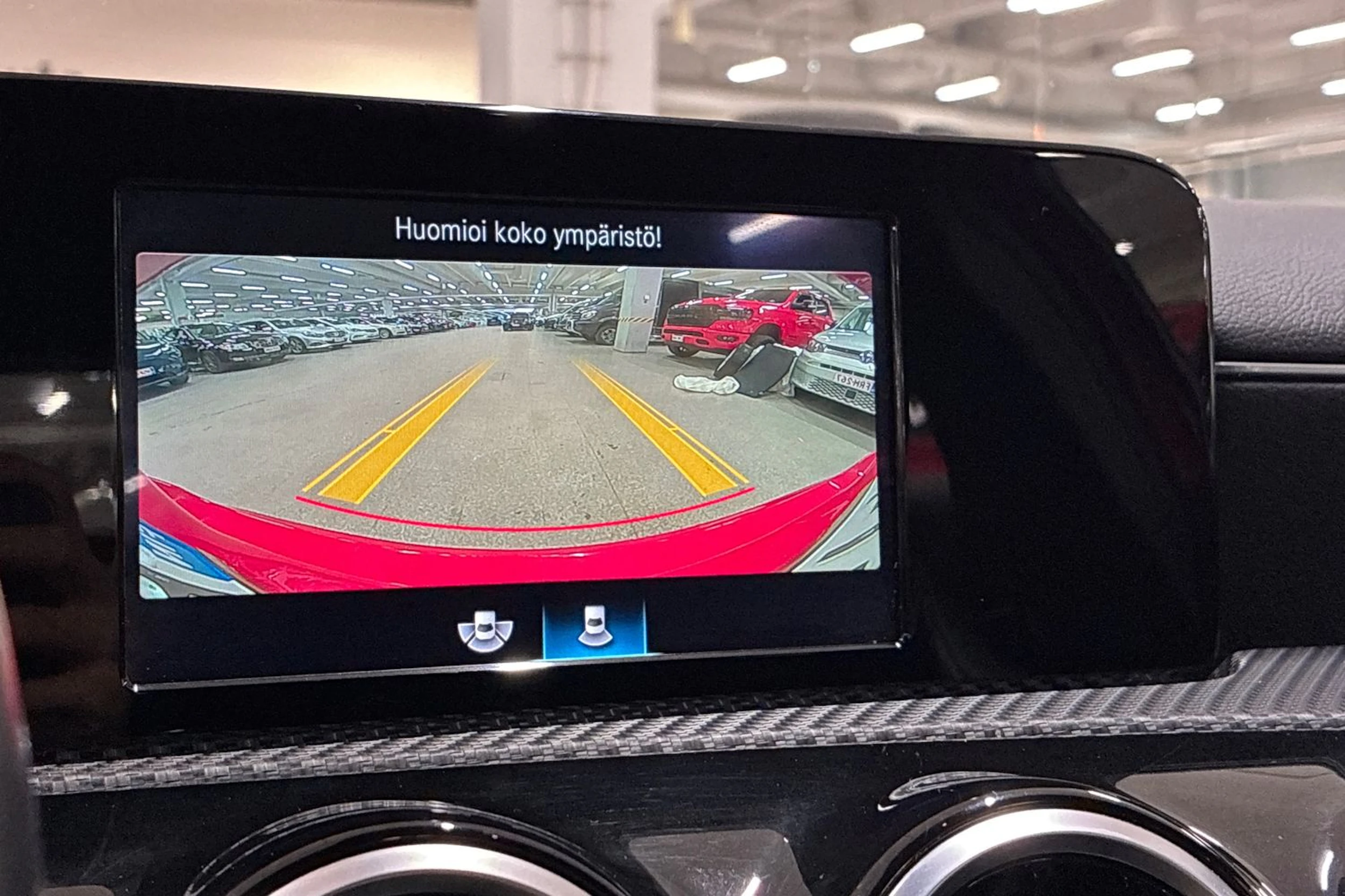 punainen Mercedes-Benz A 2019 kuva 20.