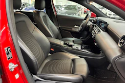 punainen Mercedes-Benz A 2019 kuva 23.