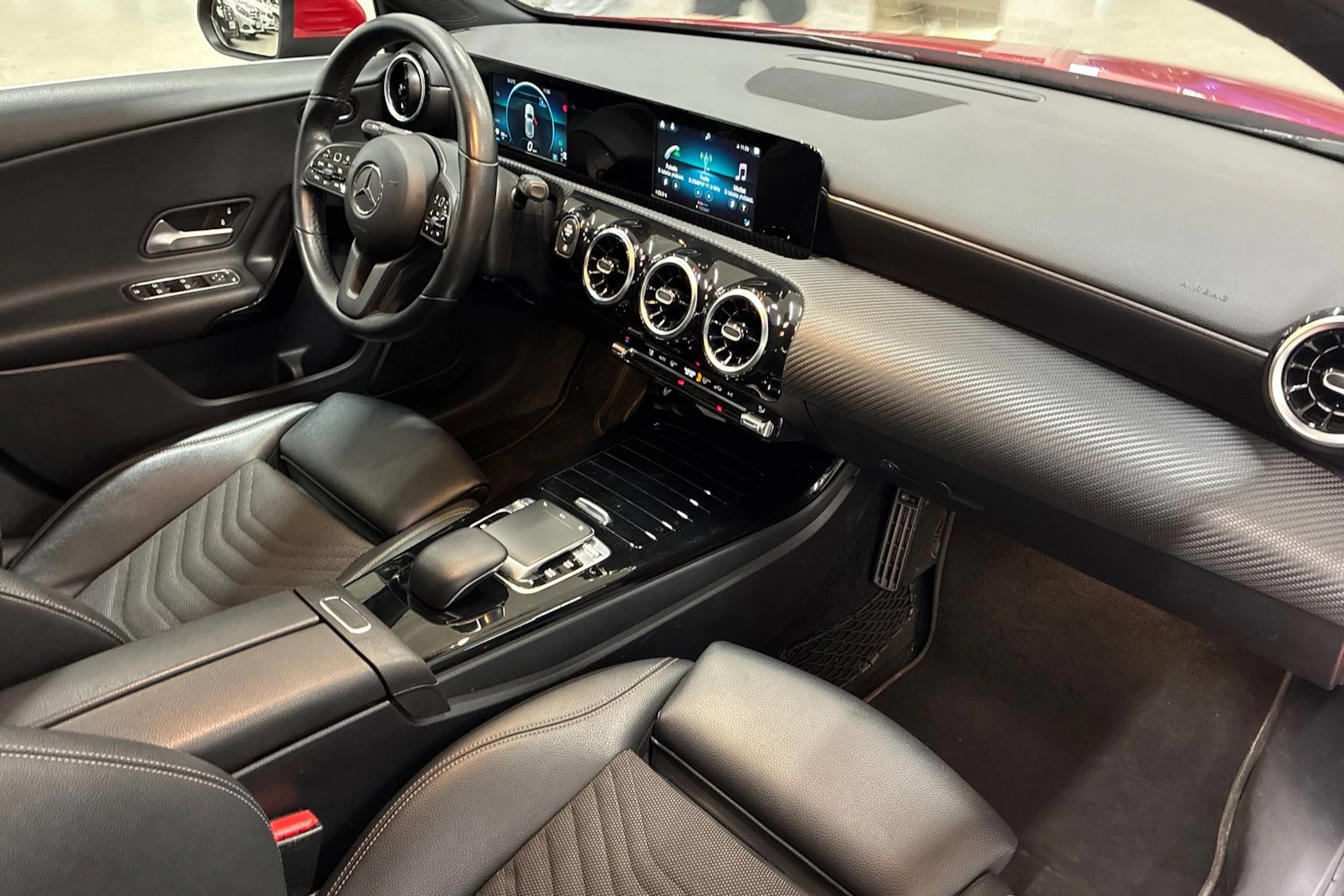 punainen Mercedes-Benz A 2019 kuva 24.