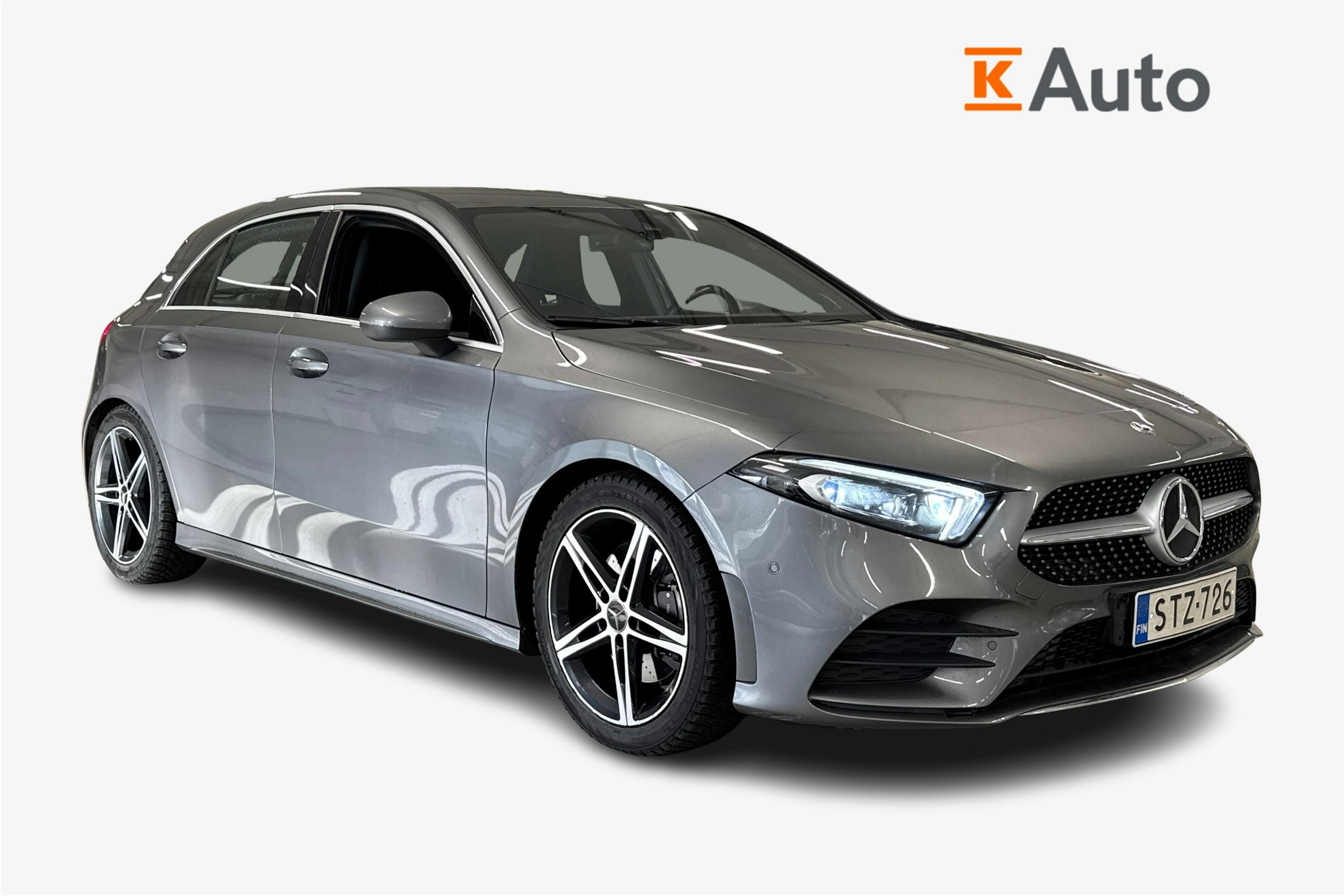 Harmaa Mercedes-Benz A 2019 kuva 1.