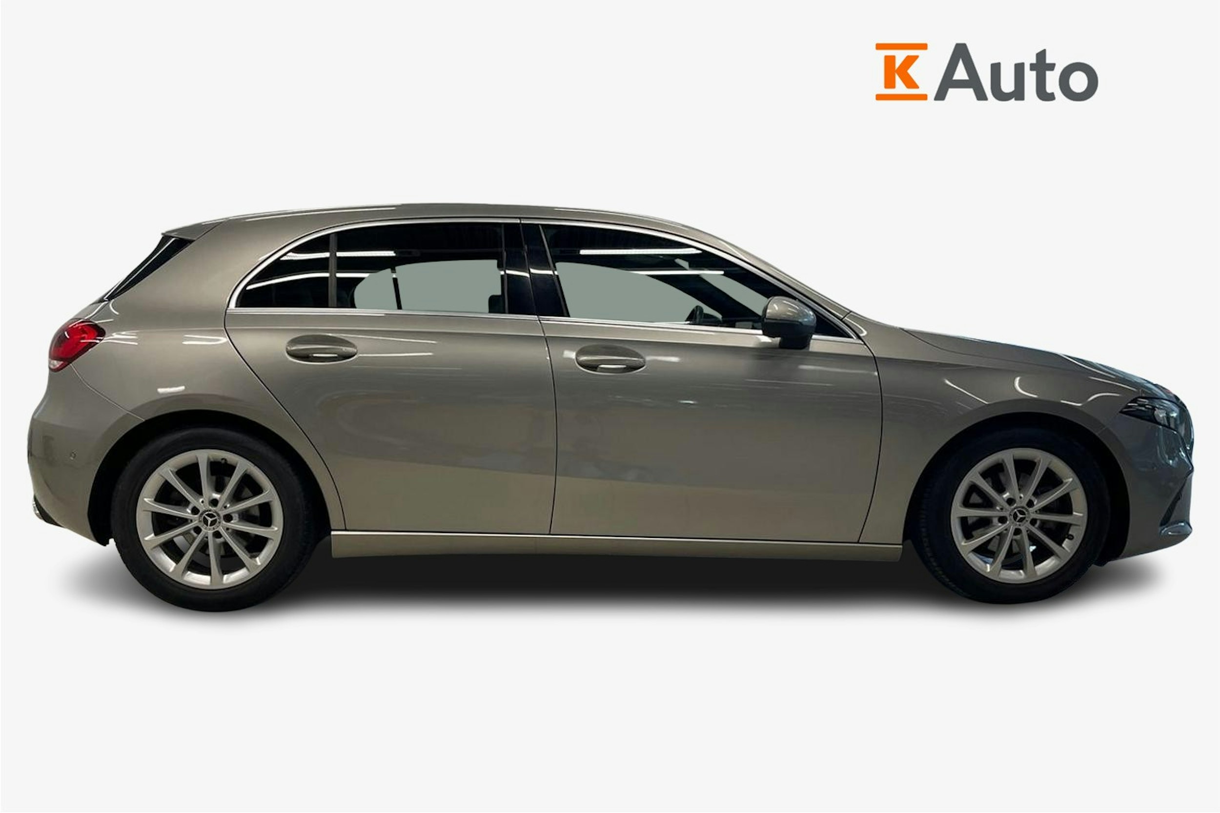 Harmaa Mercedes-Benz A 2019 kuva 5.