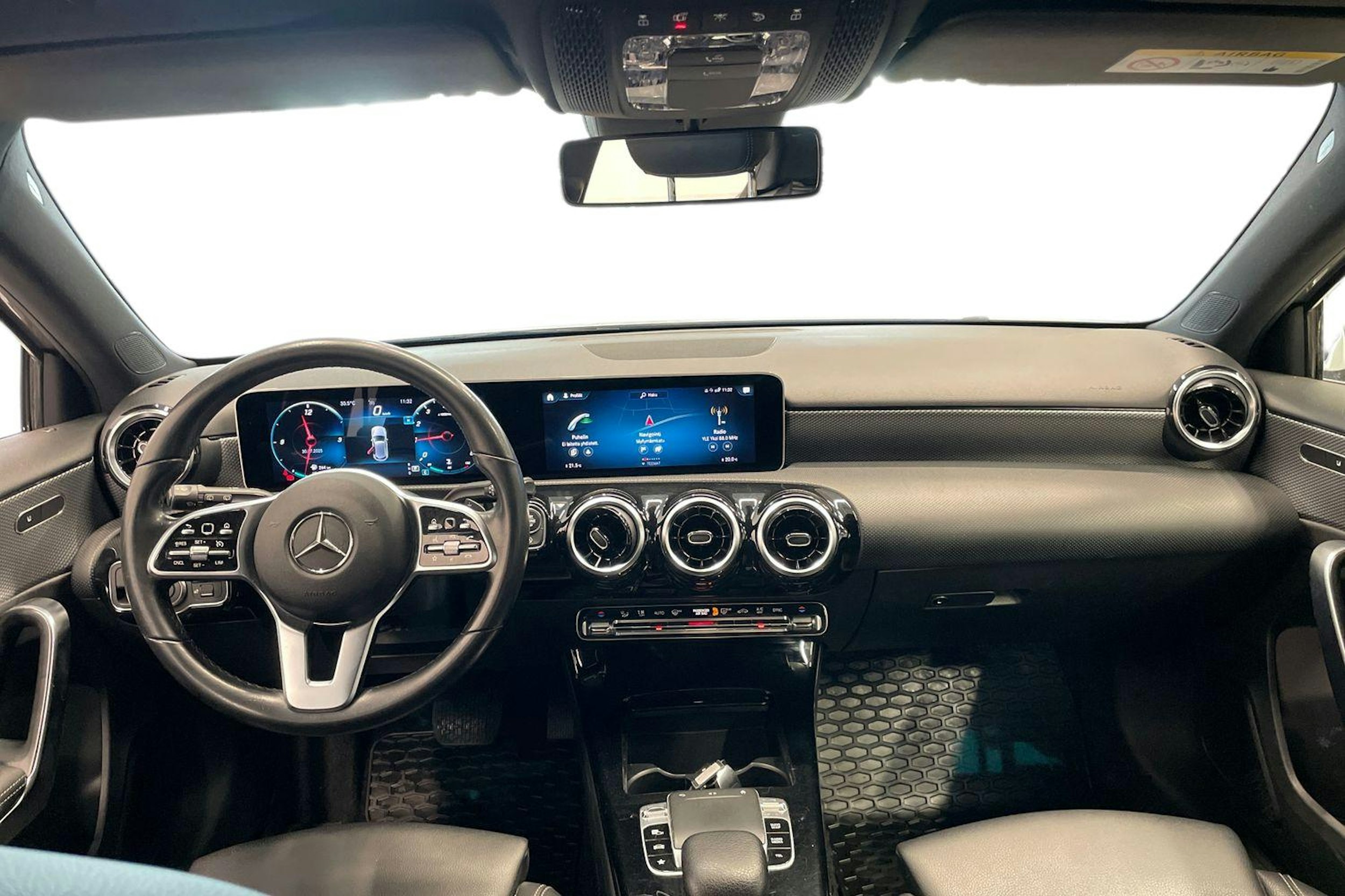 Harmaa Mercedes-Benz A 2019 kuva 7.