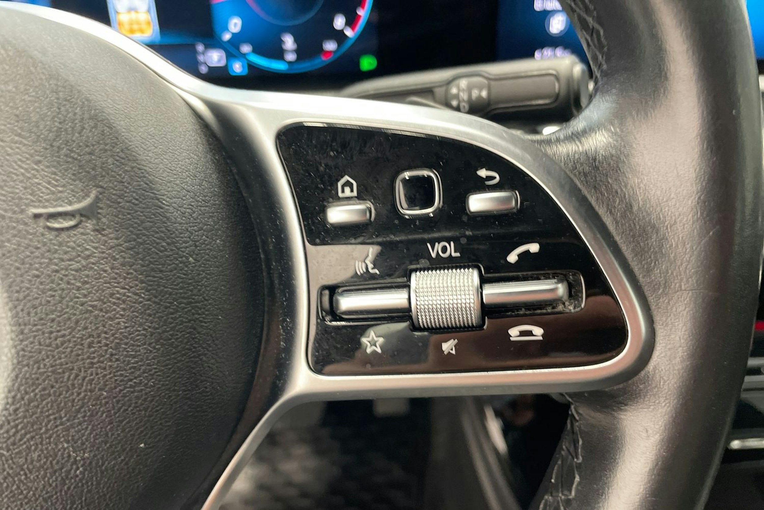Harmaa Mercedes-Benz A 2019 kuva 12.